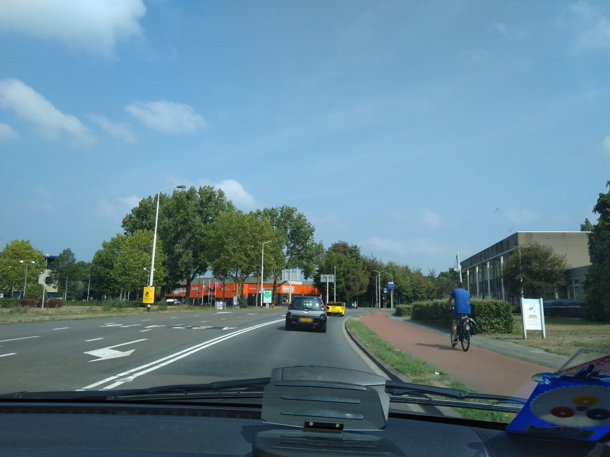 Street view near CBR Examencentrum, Heusdenhout — © robinvdlinde (CC BY-SA · Mapillary)