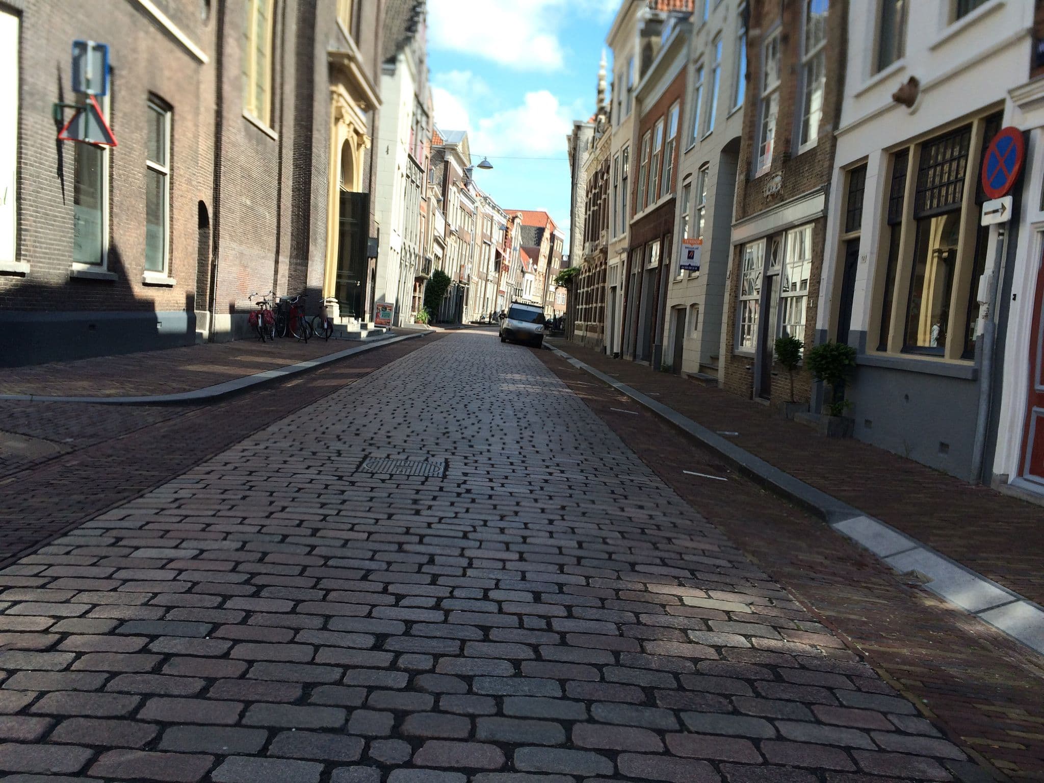 Street view near B & B Bed Bad Brood, Dordrecht — © mapillary_service (CC BY-SA · Mapillary)