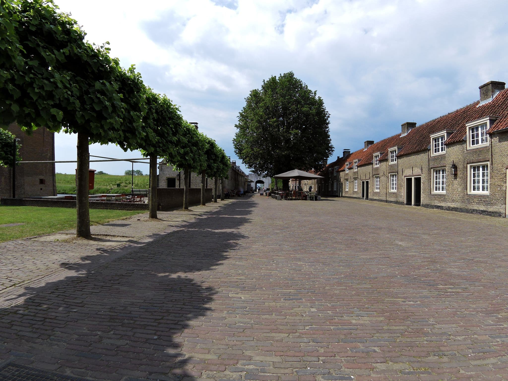 Street view near Suite & Breakfast, Woudrichem — © sander_h (CC BY-SA · Mapillary)