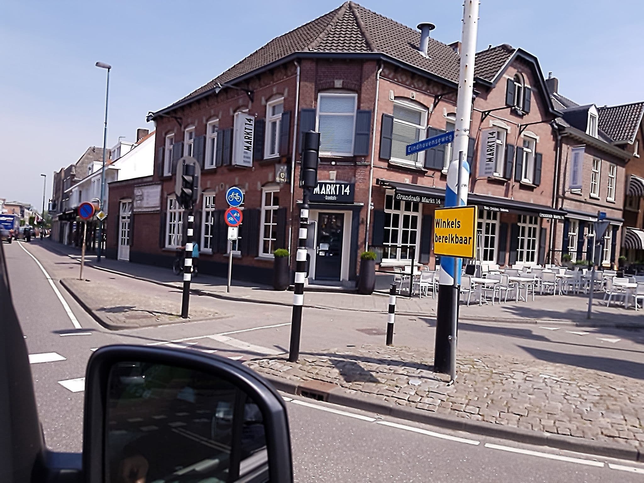 Street view near Slapen Bij Brownies & Downies, Valkenswaard — © filipc (CC BY-SA · Mapillary)