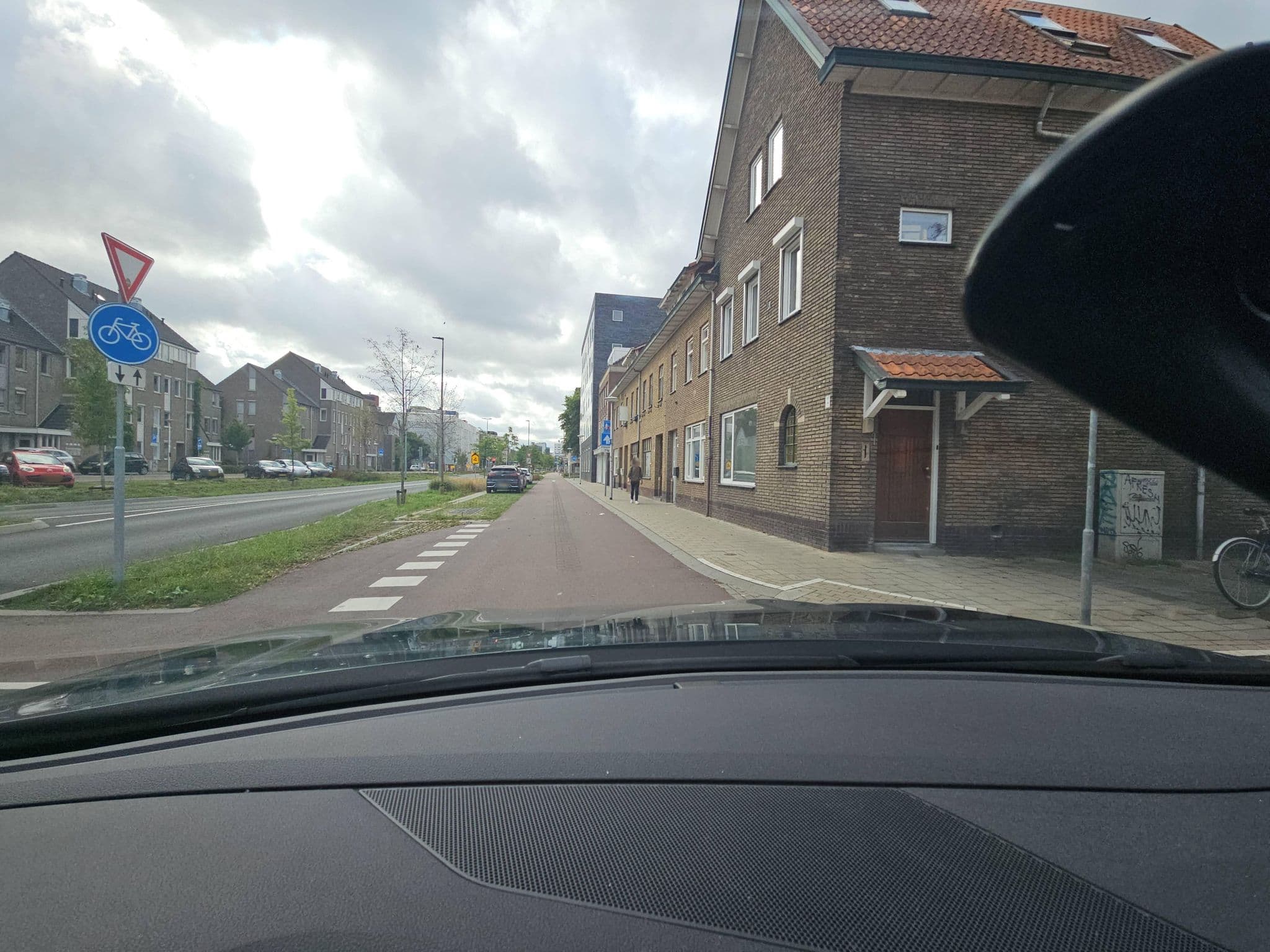 Street view near Rooms-Online, Eindhoven — © toho (CC BY-SA · Mapillary)