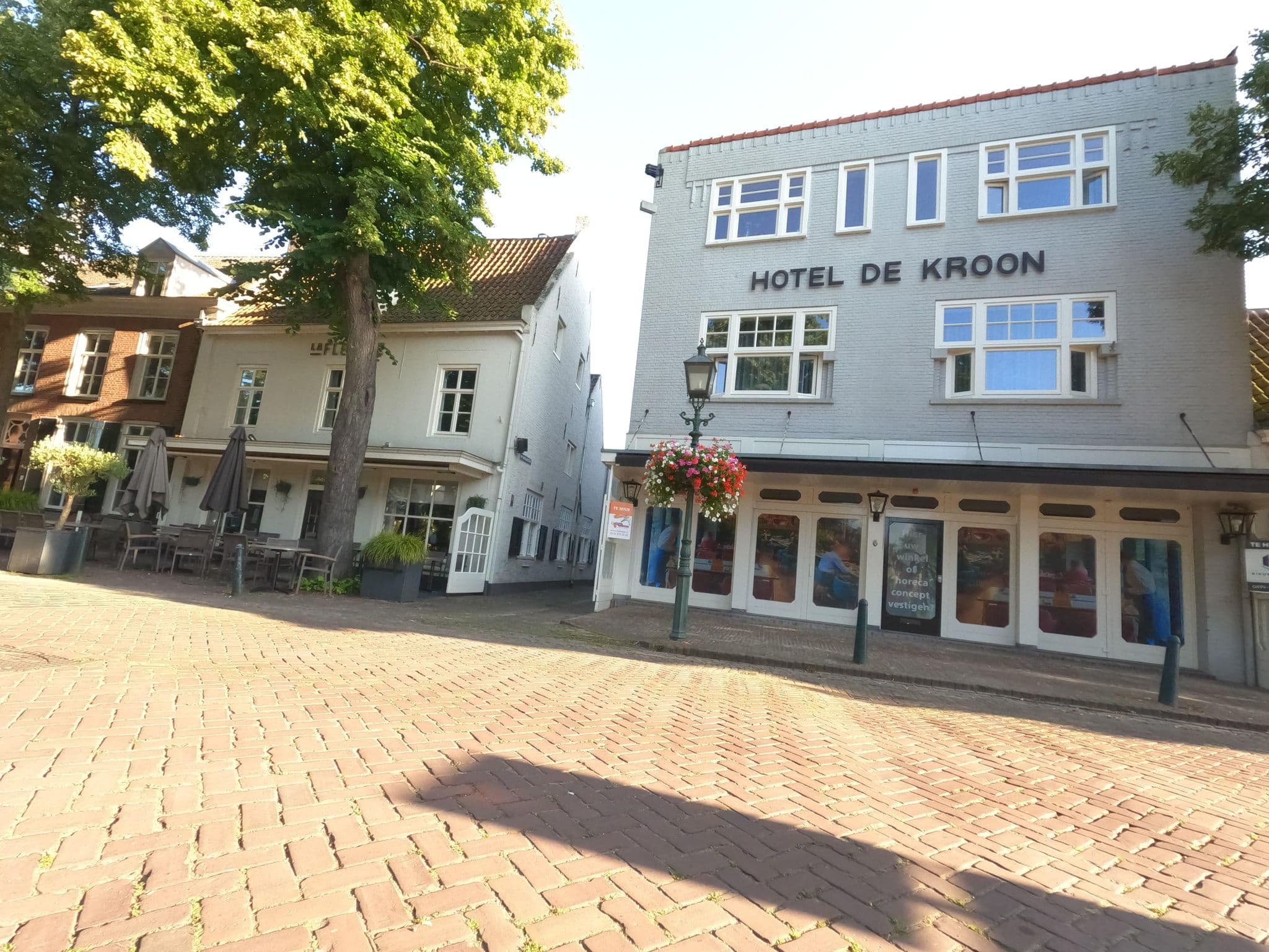 Street view near Hotel De Kroon, Oirschot — © hektor1989 (CC BY-SA · Mapillary)
