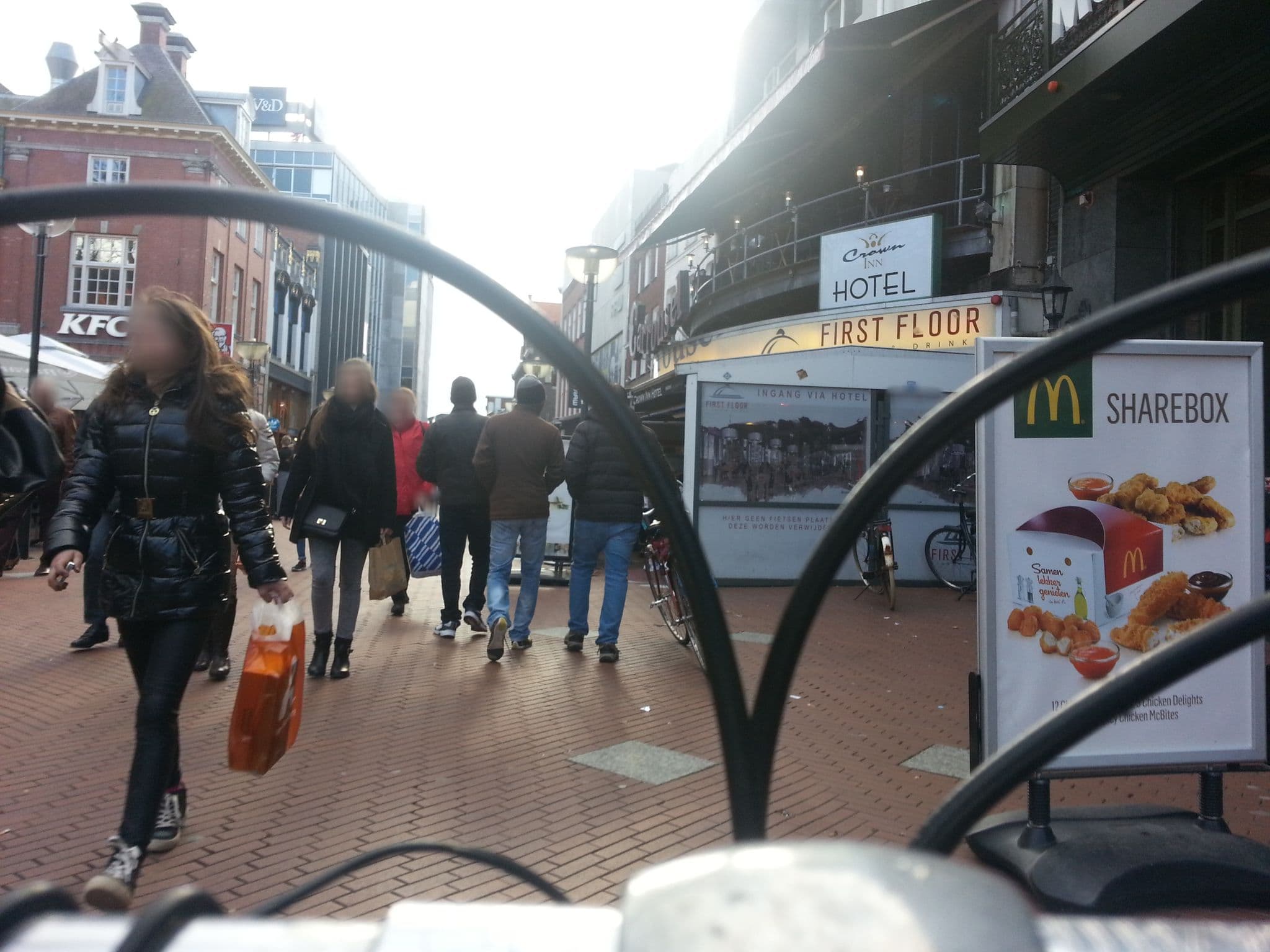 Street view near Crown Inn Hotel, Eindhoven — © pbb (CC BY-SA · Mapillary)