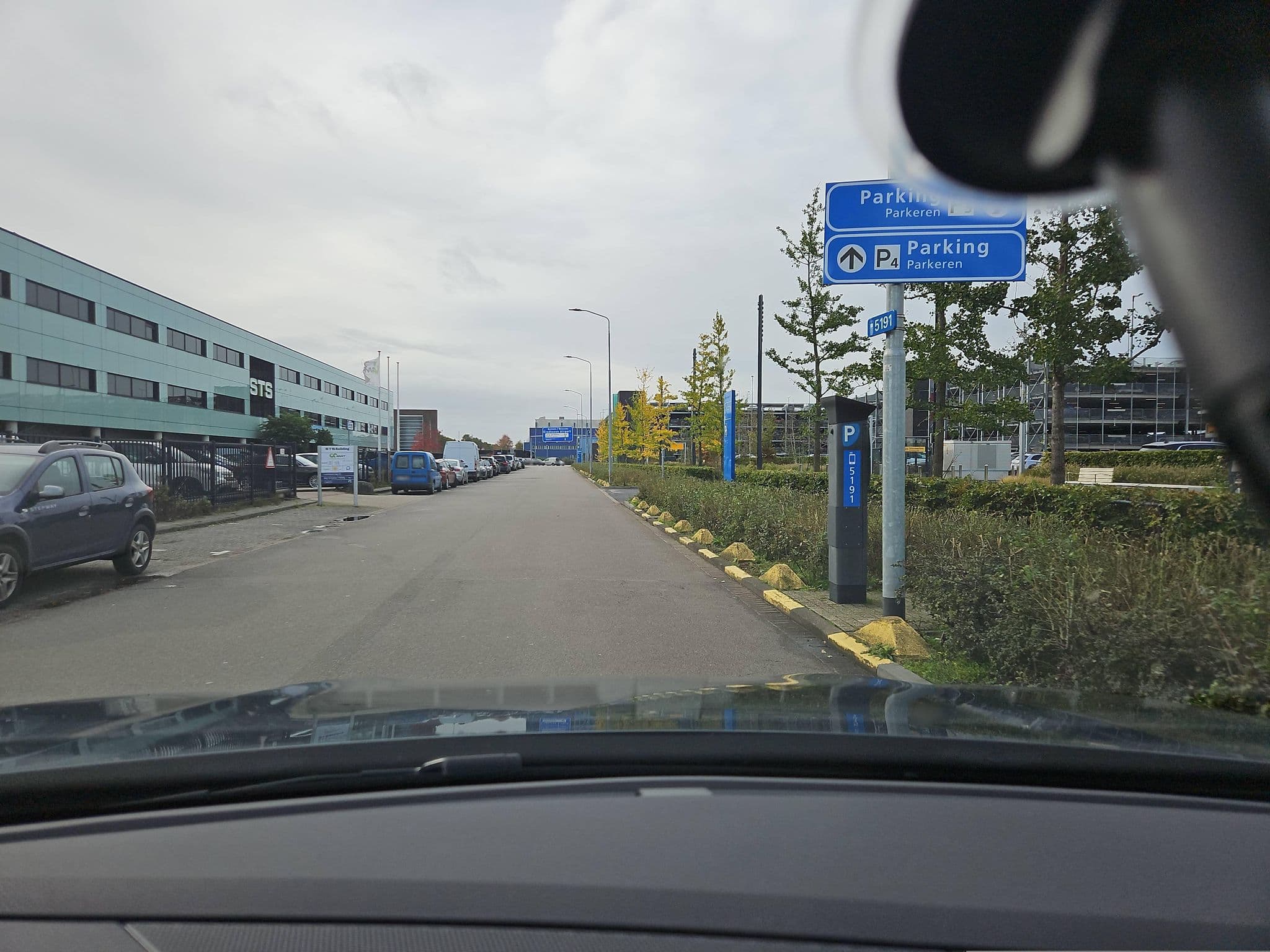 Street view near Alba Queen Hotel, Meerhoven — © toho (CC BY-SA · Mapillary)