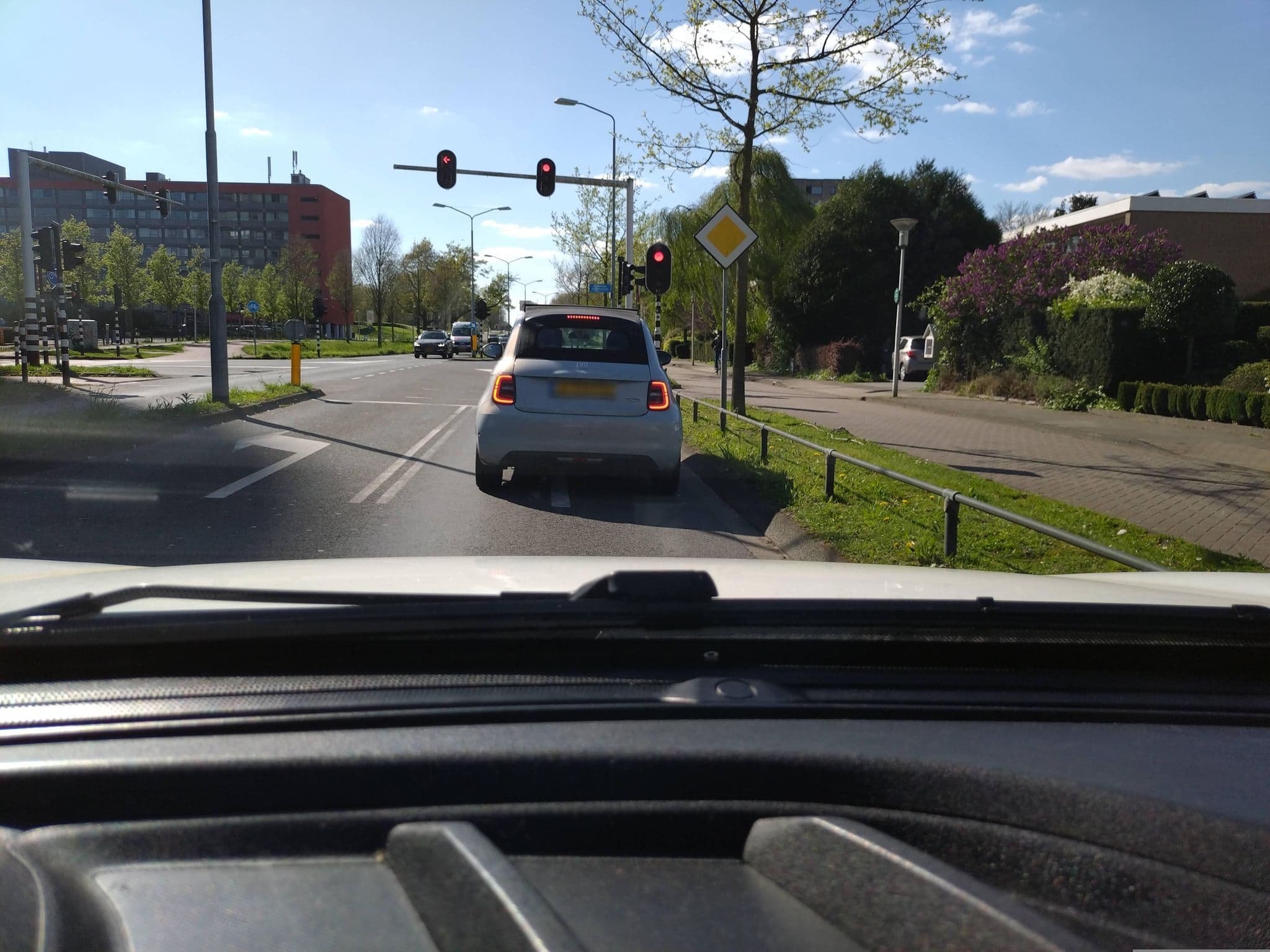 Street view near Bed & Breakfast Orphuisje, Vlokhoven — © algirdasc (CC BY-SA · Mapillary)