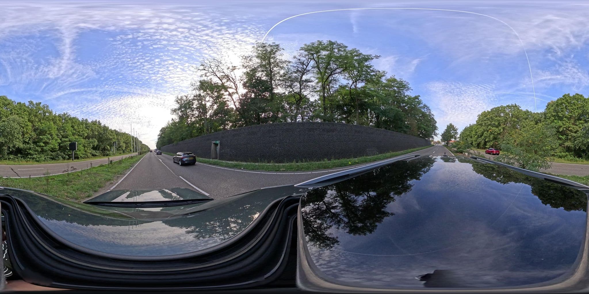 Street view near Hotel pierre, Tivoli — © toho (CC BY-SA · Mapillary)