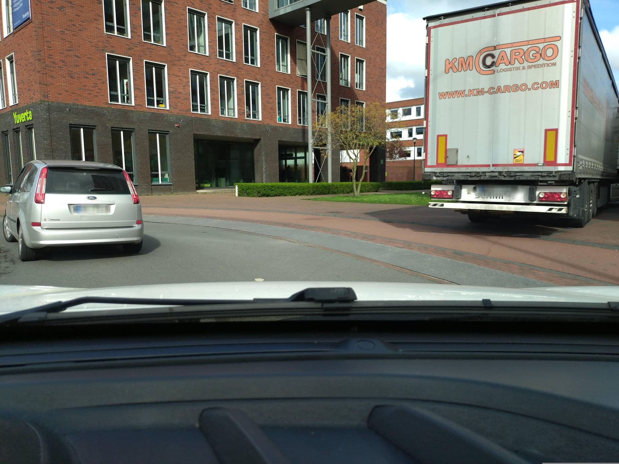 Street view near Fletcher Wellnesshotel Helmond, Helmond — © algirdasc (CC BY-SA · Mapillary)