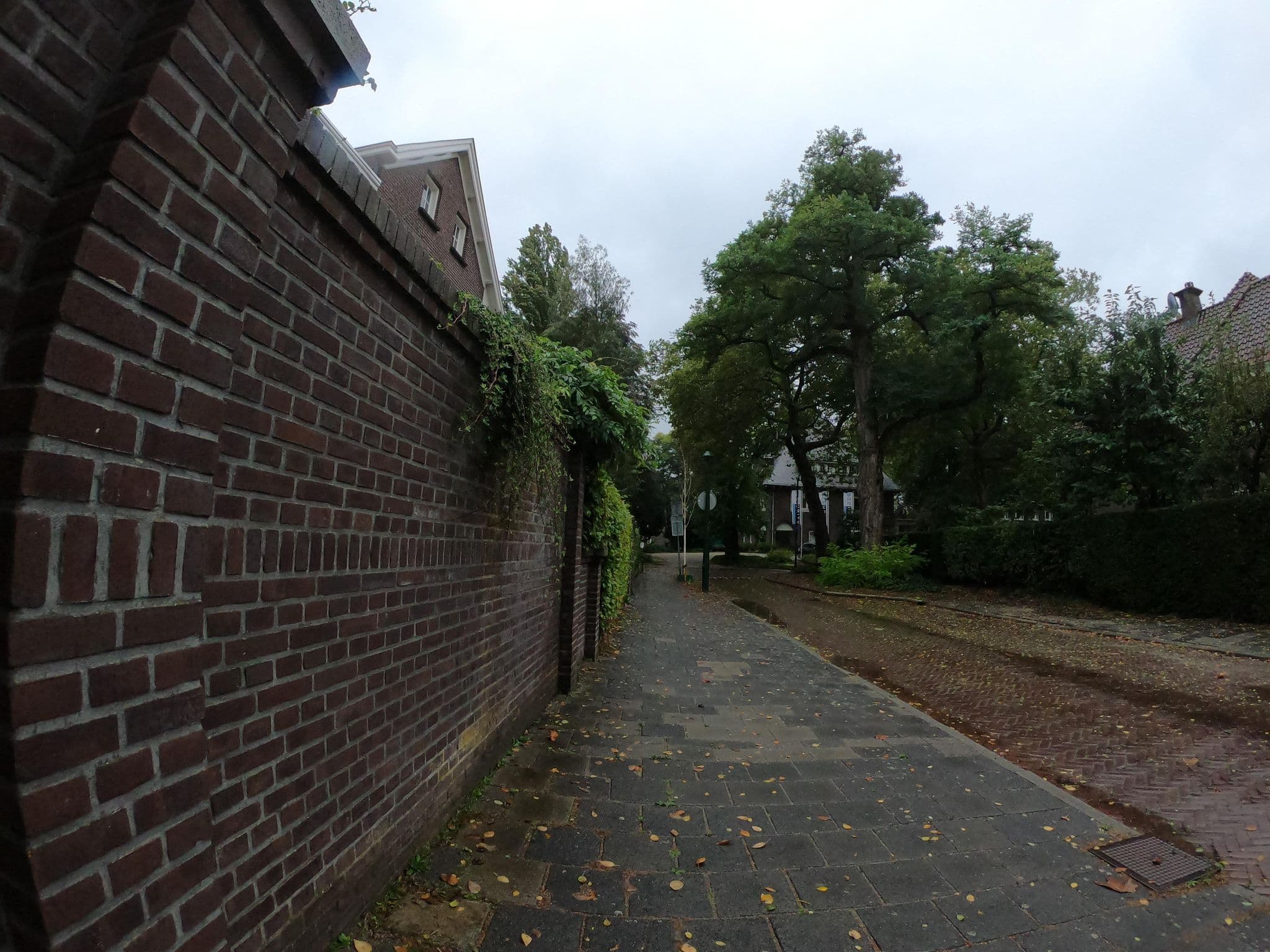Street view near Hotel Sicamor, Villapark — © richlv (CC BY-SA · Mapillary)
