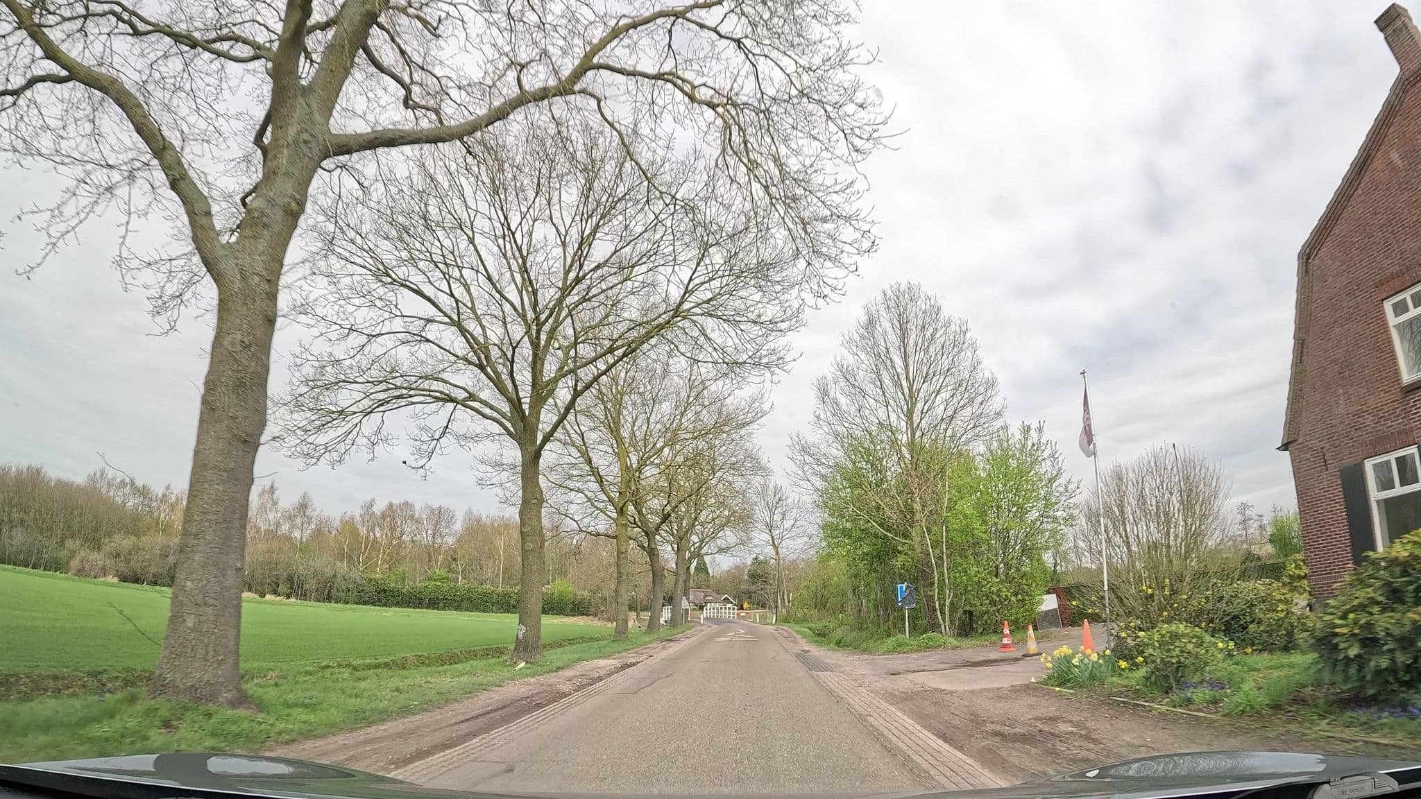 Street view near Chalet de Runsvoort, Helvoirt — © thewizard (CC BY-SA · Mapillary)