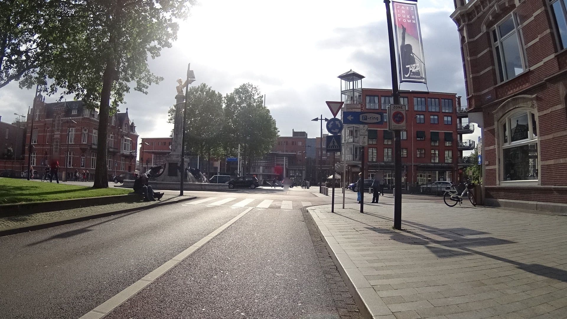 Street view near Station Plaza Hotel BV, 's-Hertogenbosch — © fietsersbond (CC BY-SA · Mapillary)