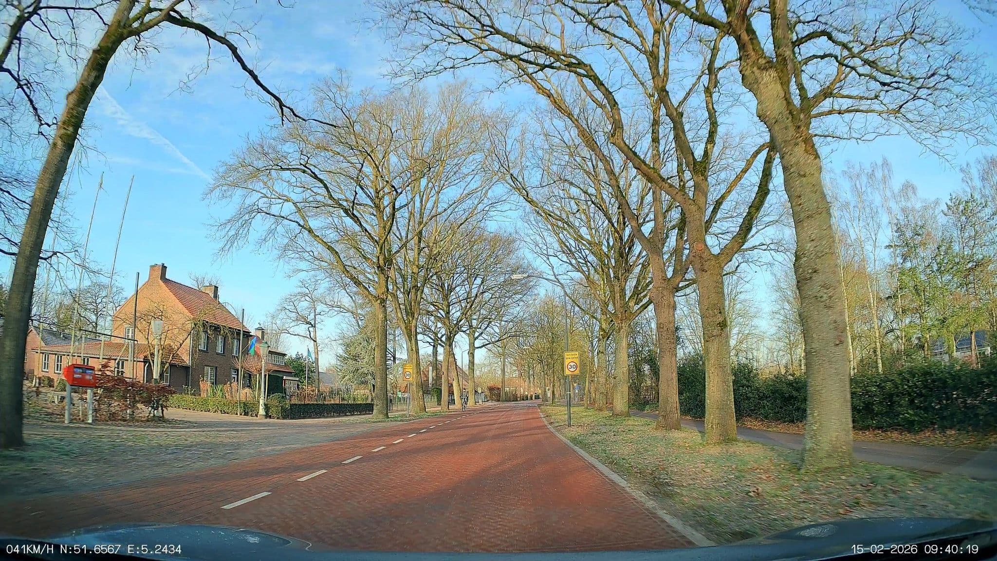 Street view near Chaletpark de Vondst, Helvoirt — © thewizard (CC BY-SA · Mapillary)