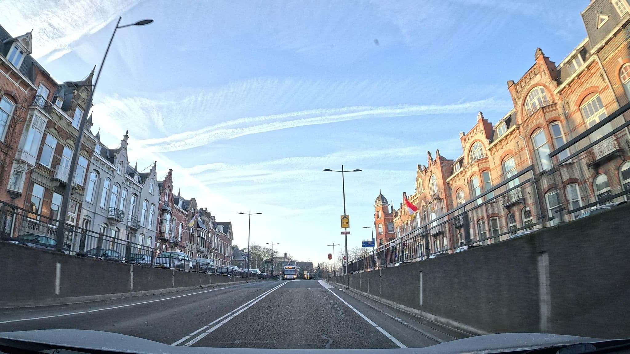 Street view near Golden Tulip Hotel, 's-Hertogenbosch — © thewizard (CC BY-SA · Mapillary)