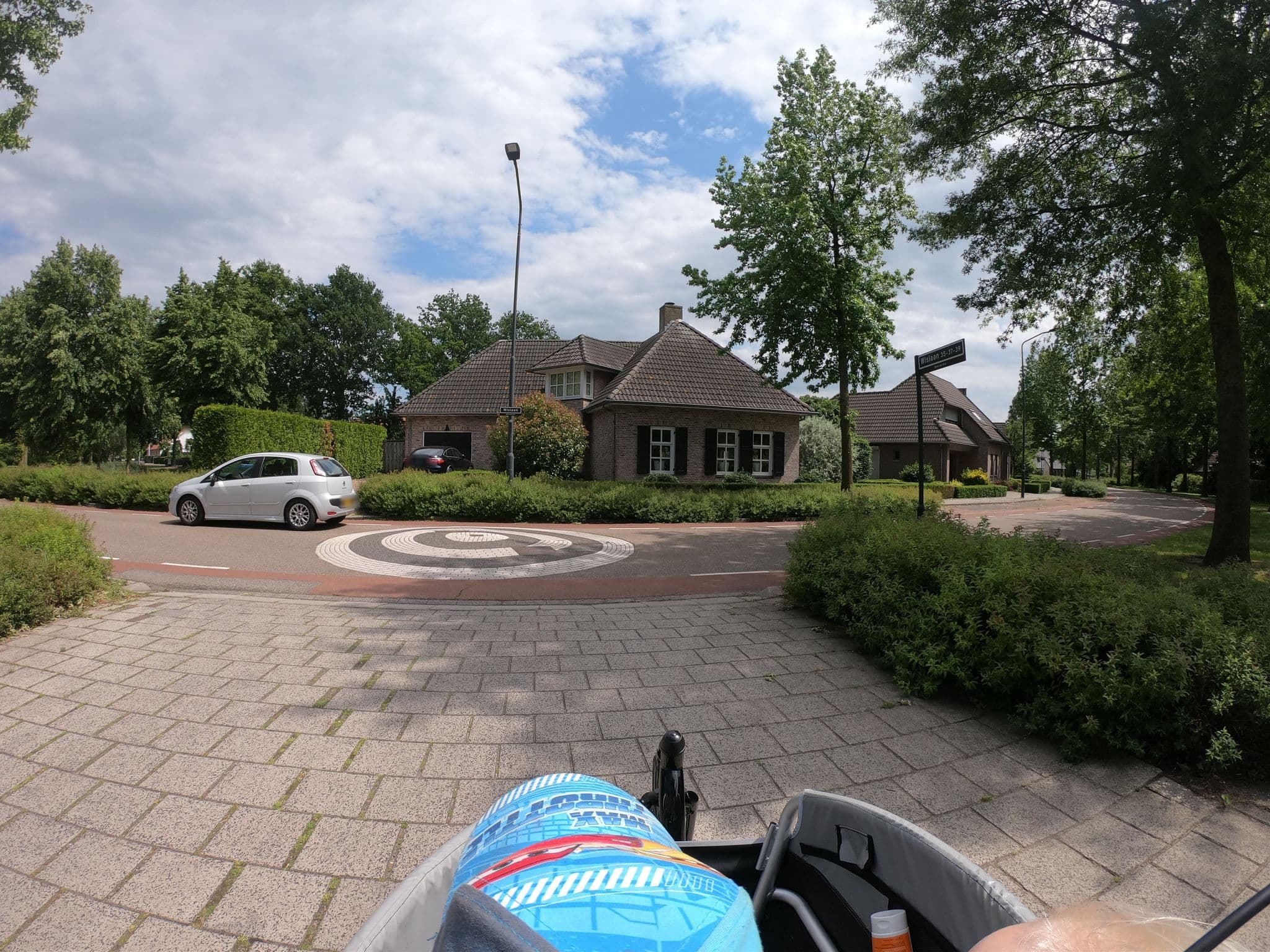 Street view near Bed and Breakfast Uden Zuid, Uden — © pioneer85 (CC BY-SA · Mapillary)