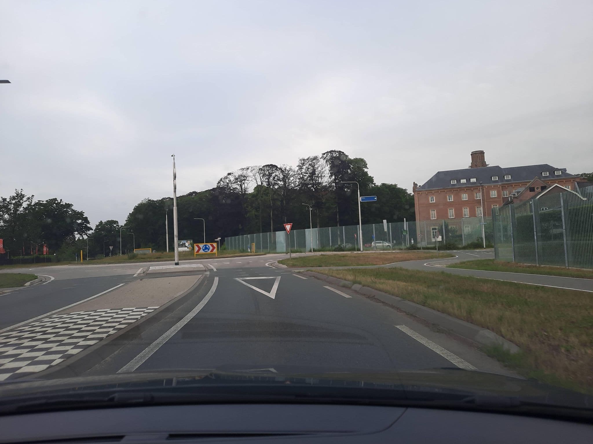 Street view near Hotel Grave Motel Koolen, Grave — © Lowiekse (CC BY-SA · Mapillary)