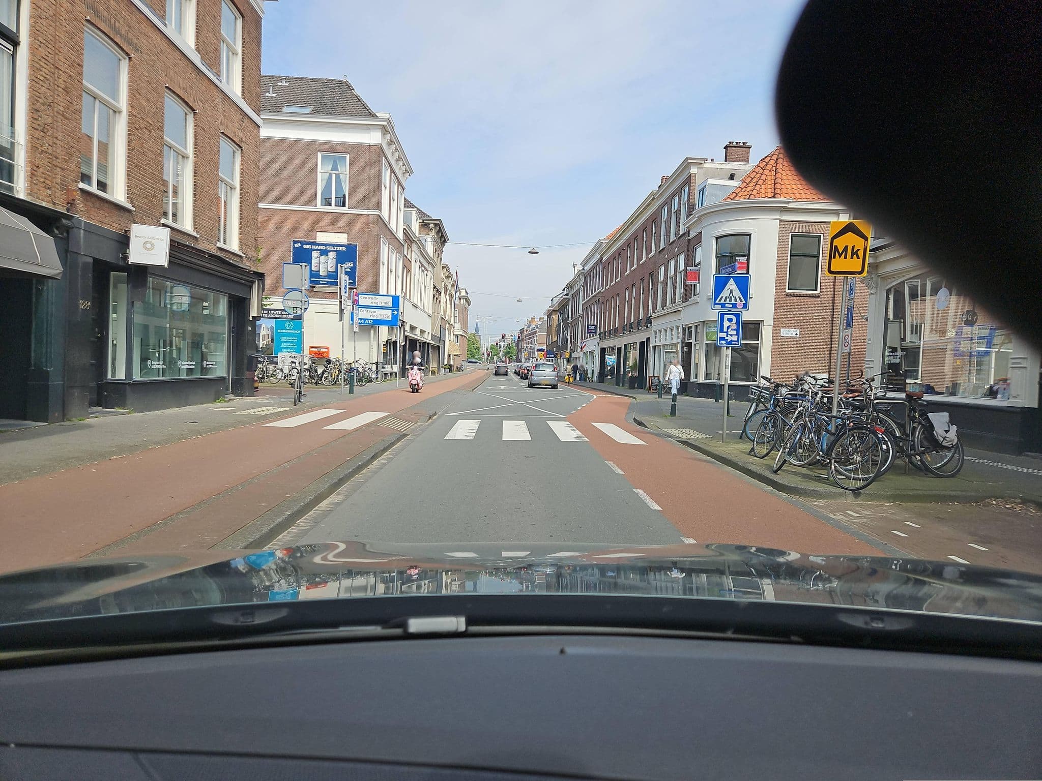 Street view near Studio's Javastraat Self Check in, The Hague — © toho (CC BY-SA · Mapillary)