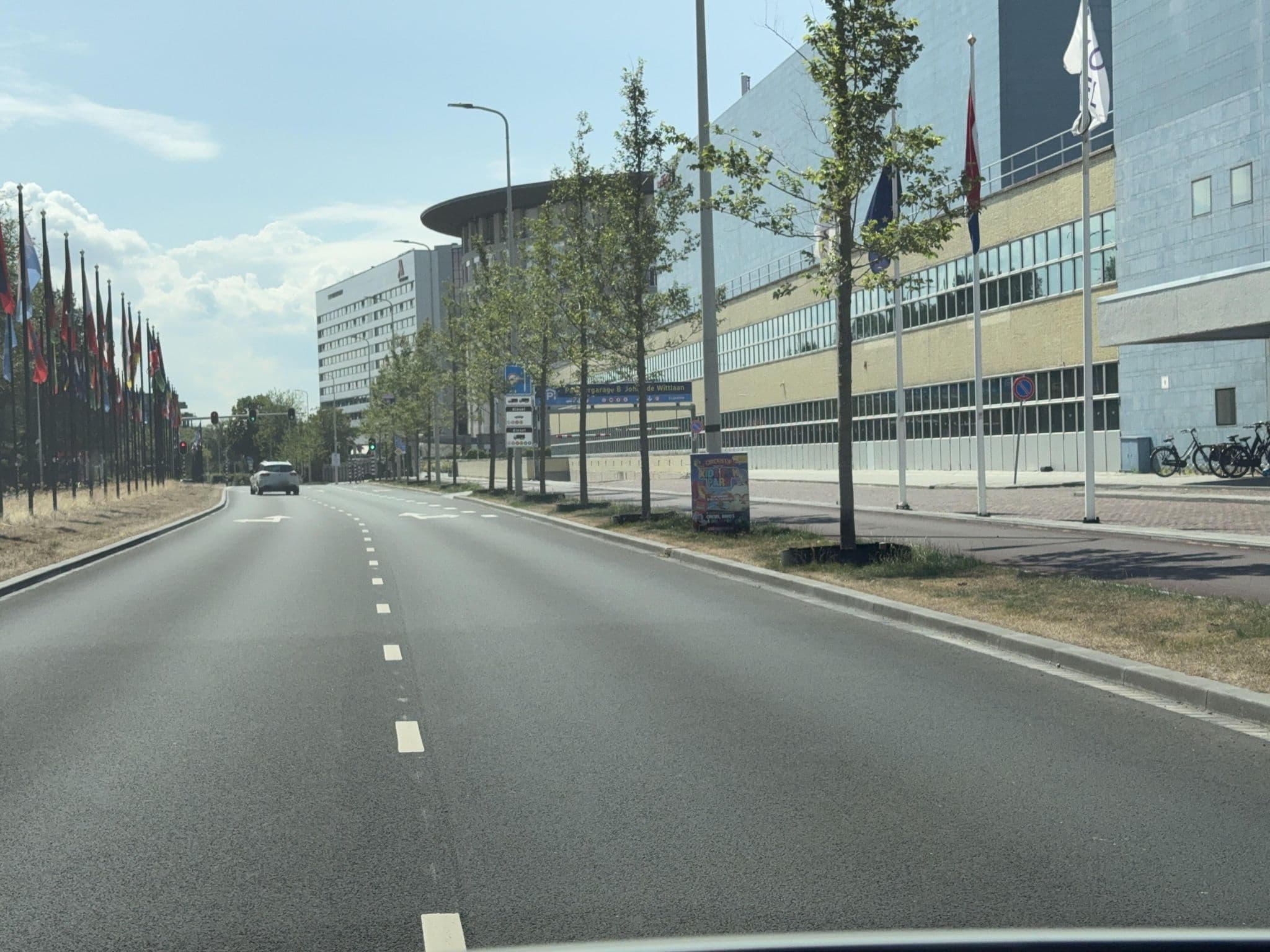 Street view near World Forum Hotel Den Haag Room 902, Statenkwartier — © ottor (CC BY-SA · Mapillary)