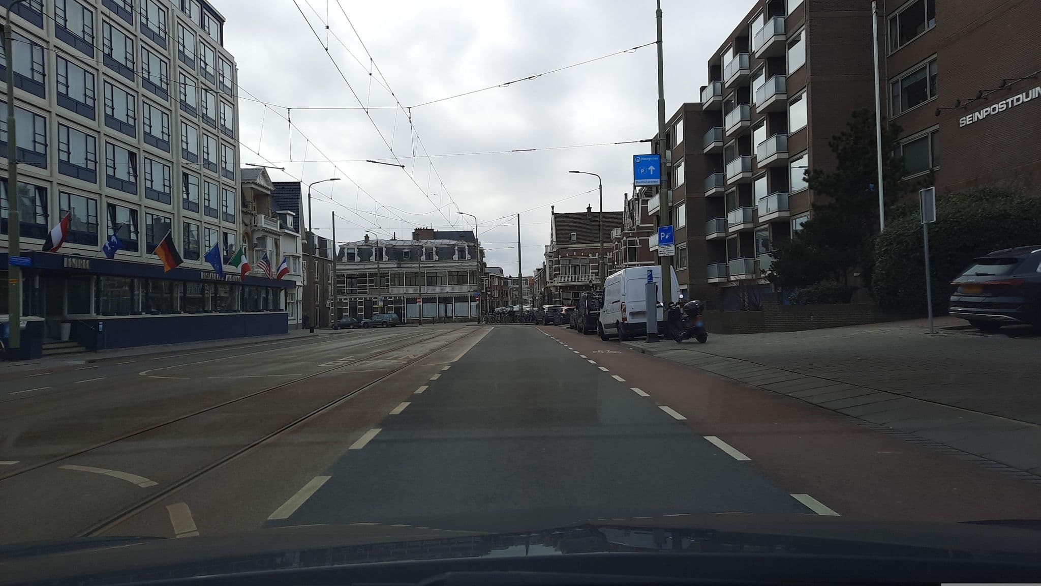 Street view near Hotel Hage Scheveningen, Scheveningen — © Lowiekse (CC BY-SA · Mapillary)