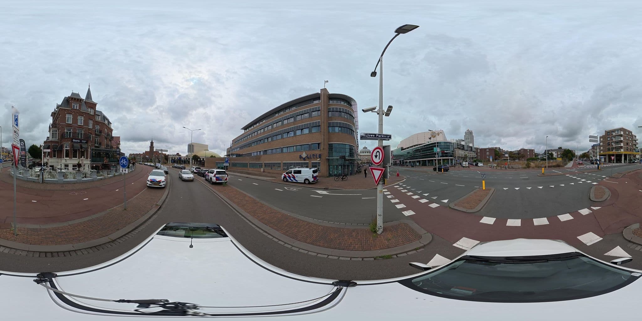 Street view near Bali Hotel-Restaurant, Scheveningen — © osmplus_org (CC BY-SA · Mapillary)