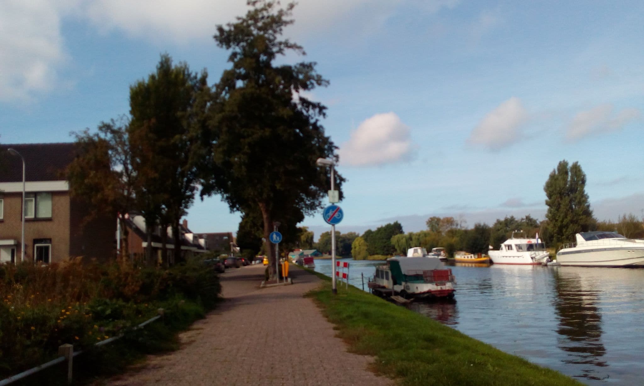 Street view near MPS Orca hotel & passagierschip, Rijnsburg — © micmin1972 (CC BY-SA · Mapillary)