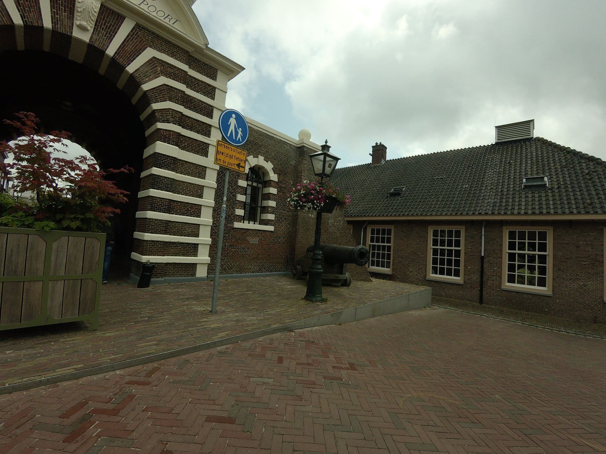 Street view near Royal Class Appartementen Leiden, Leiden — © ankeric (CC BY-SA · Mapillary)
