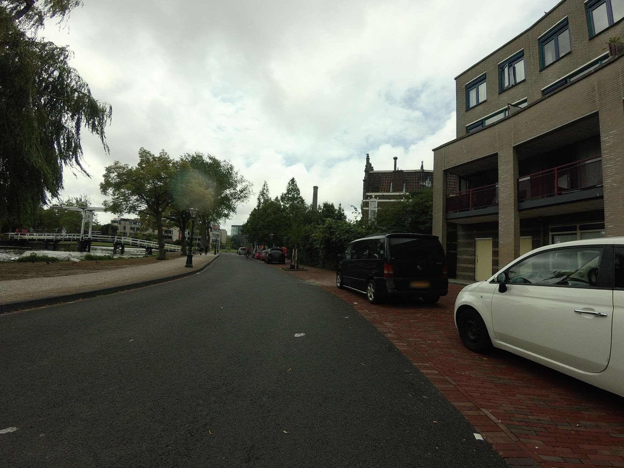 Street view near Samuel Beach Hotel, Leiden — © ankeric (CC BY-SA · Mapillary)