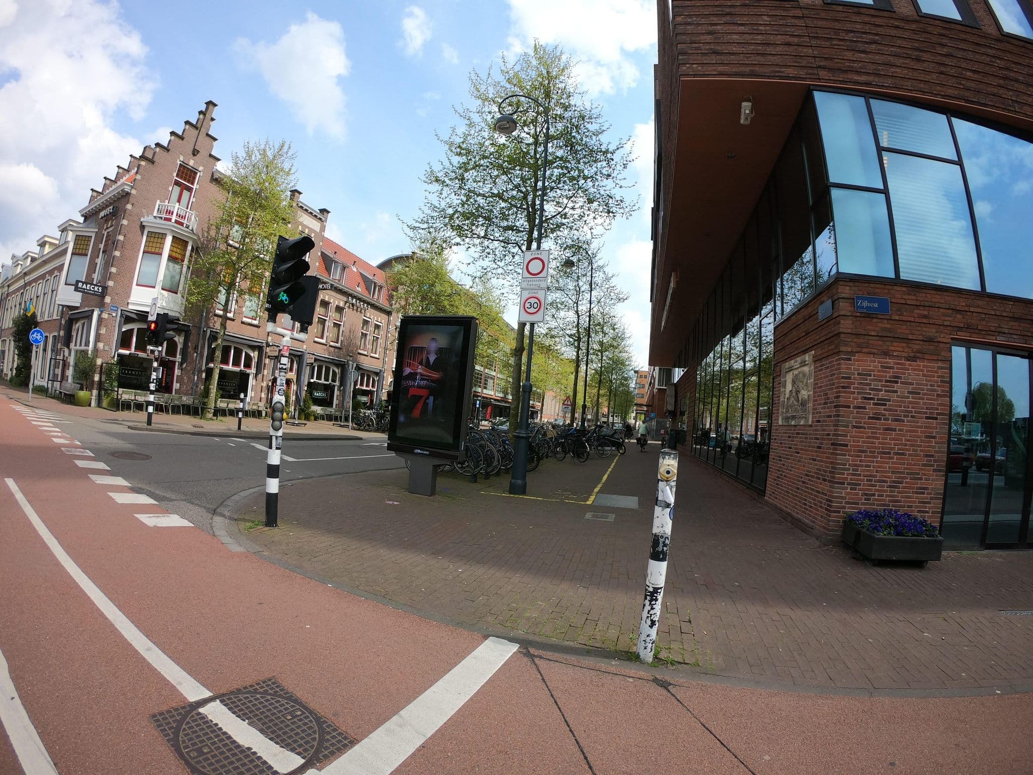 Street view near Die Raekse, Haarlem — © richlv (CC BY-SA · Mapillary)