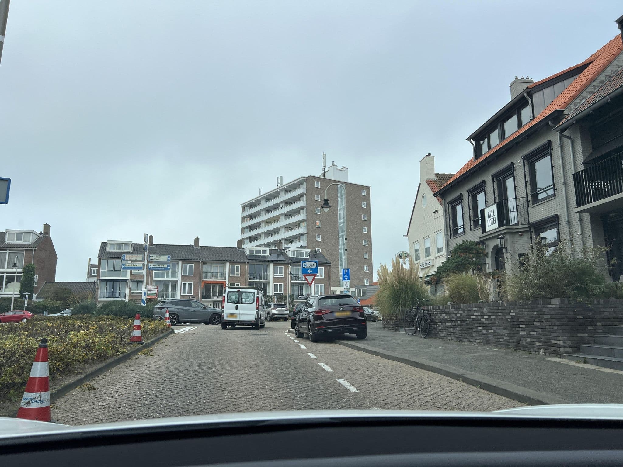 Street view near Golfslag Pension, Zandvoort — © ottor (CC BY-SA · Mapillary)