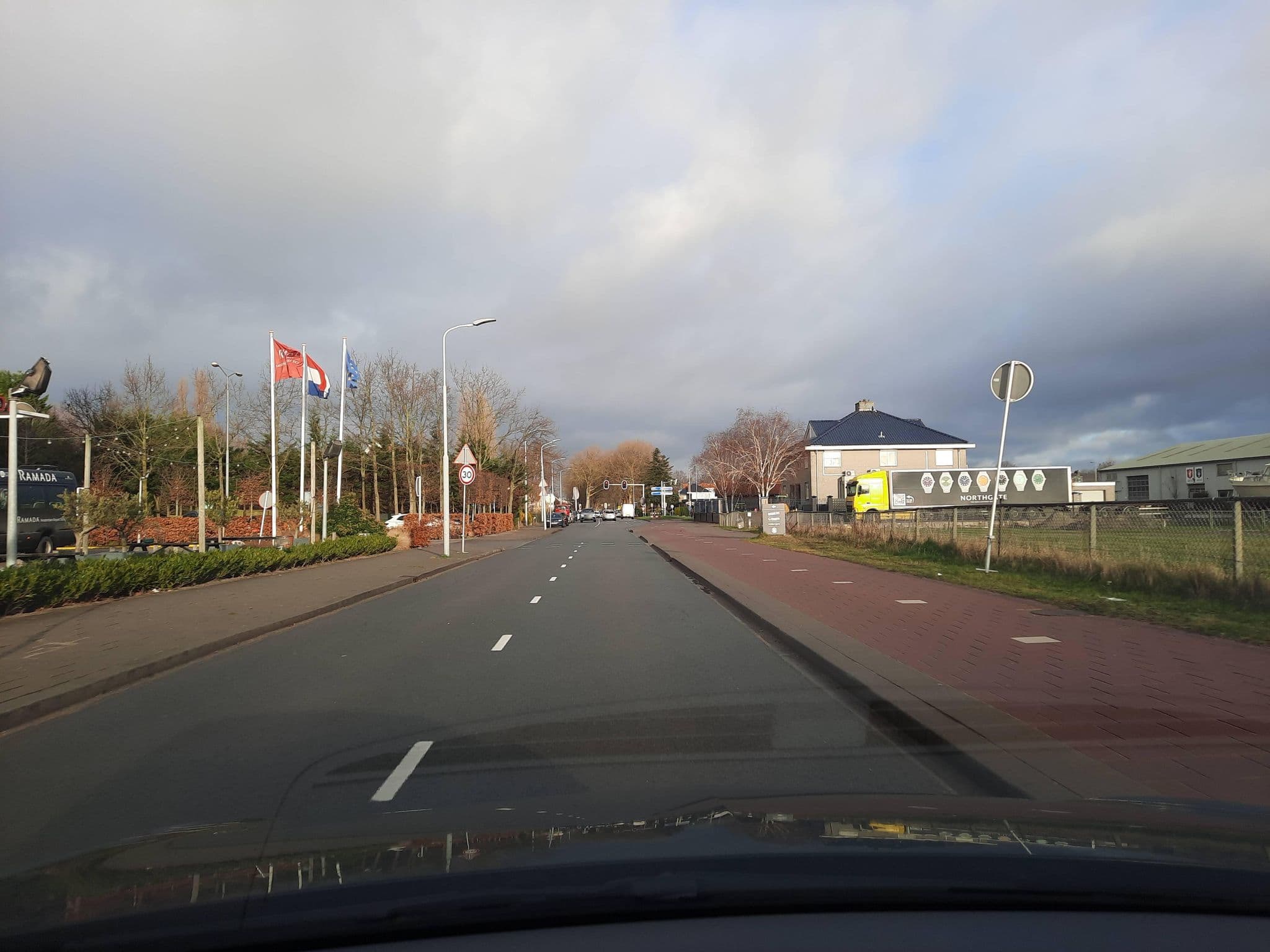 Street view near Kamer 244🎀, Badhoevedorp — © Lowiekse (CC BY-SA · Mapillary)