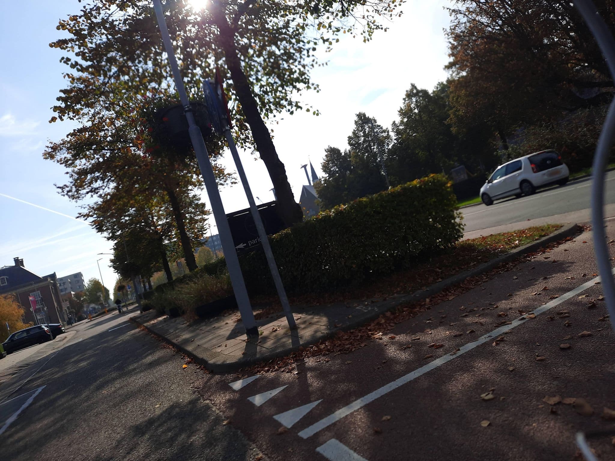 Street view near Hotel De Beurs, Hoofddorp — © Lowiekse (CC BY-SA · Mapillary)