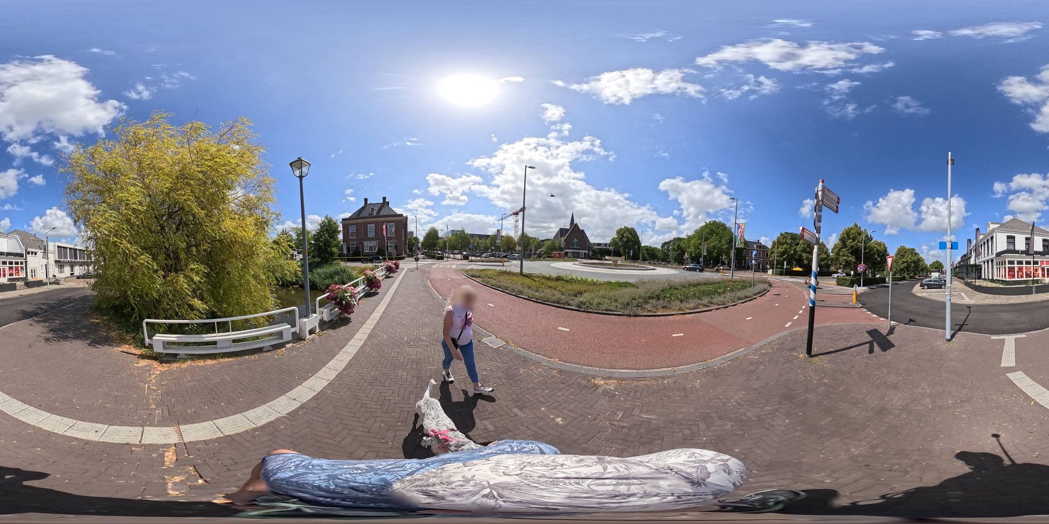 Street view near Hotel Restaurant de Beurs Hoofddorp located nearby, Amsterdam, Hoofddorp — © Lowiekse (CC BY-SA · Mapillary)