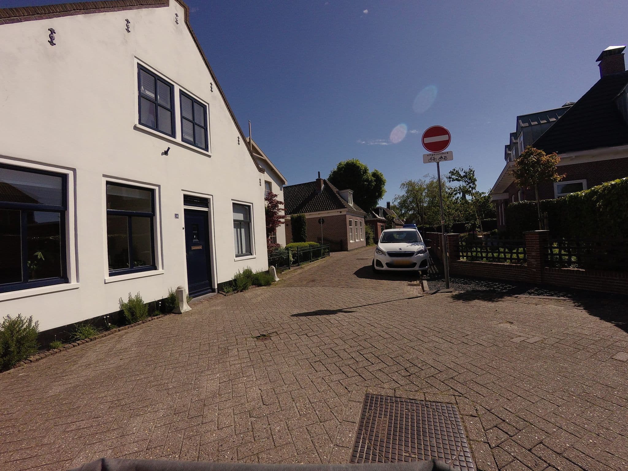 Street view near Restaurant-Bowling-Dancing Uitgeest B.V., Uitgeest — © ankeric (CC BY-SA · Mapillary)