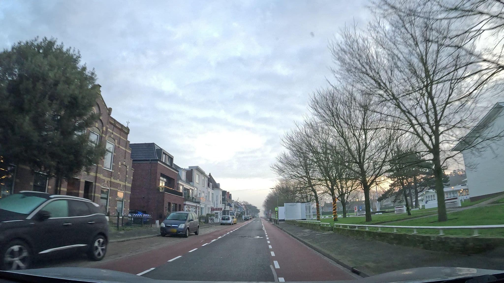 Street view near Best Western Hotel Bellevue Egmond aan Zee, Egmond aan Zee — © thewizard (CC BY-SA · Mapillary)