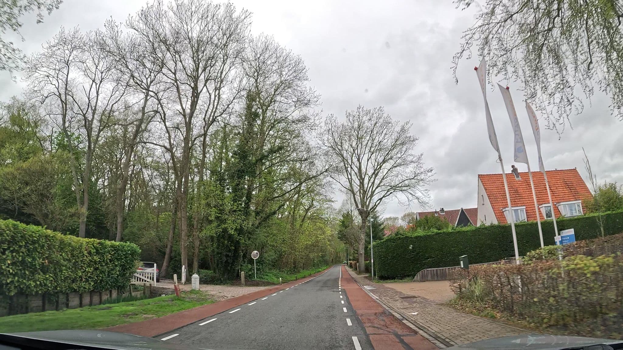 Street view near Het Koetshuis 34, Schoorl — © thewizard (CC BY-SA · Mapillary)