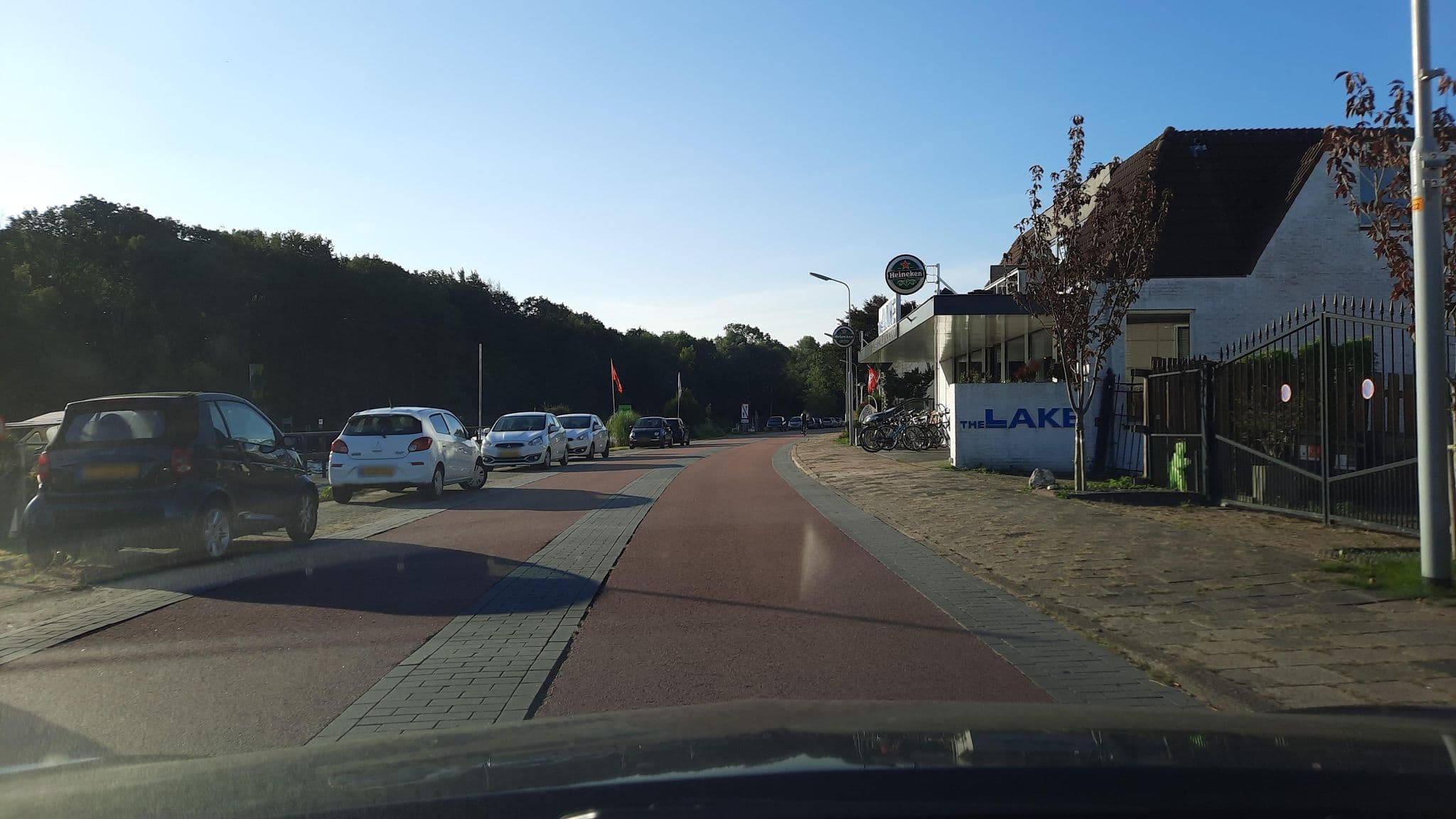 Street view near The Lake Hotel Airport, Badhoevedorp — © Lowiekse (CC BY-SA · Mapillary)
