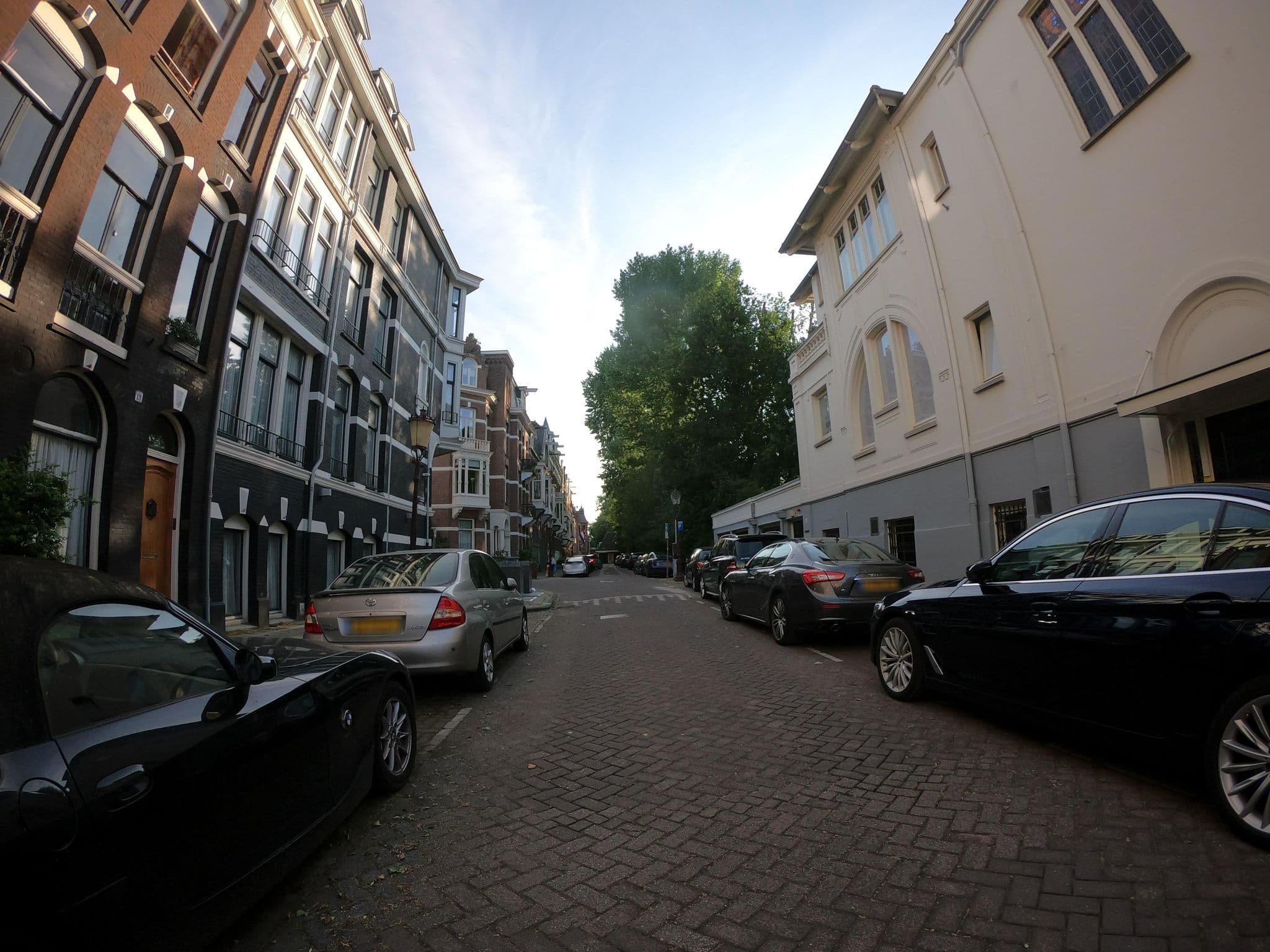 Street view near Korte van Eeghenstraat 4, Amsterdam — © richlv (CC BY-SA · Mapillary)