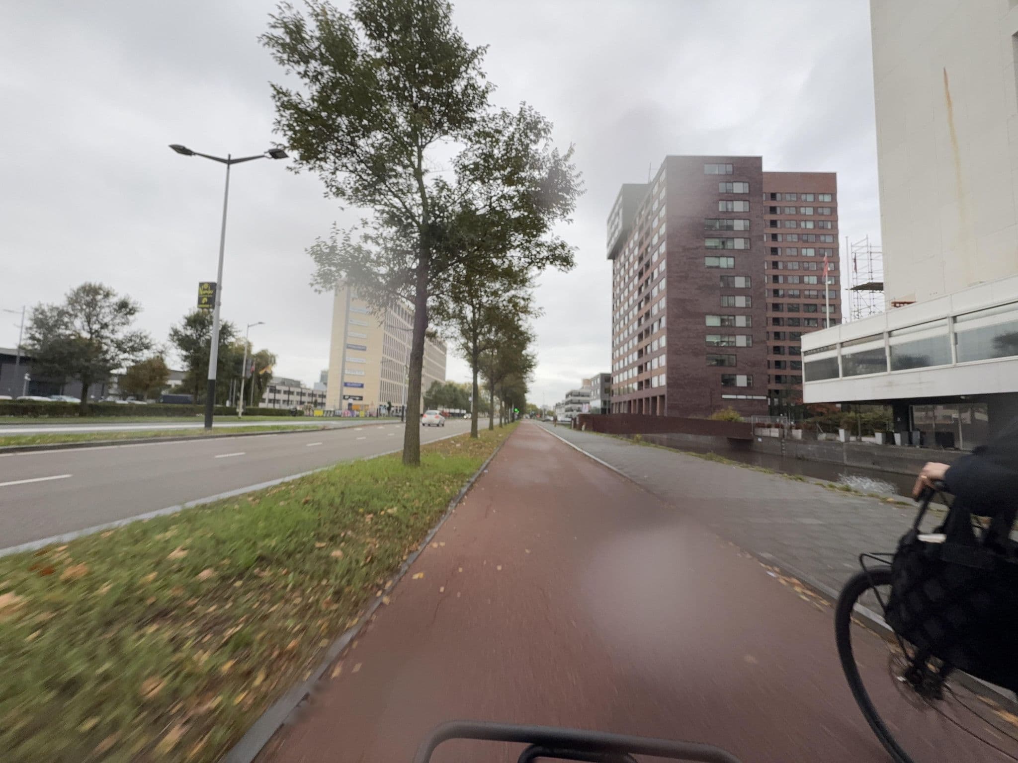 Street view near Holiday Inn Amsterdam, Duivendrecht — © ottor (CC BY-SA · Mapillary)