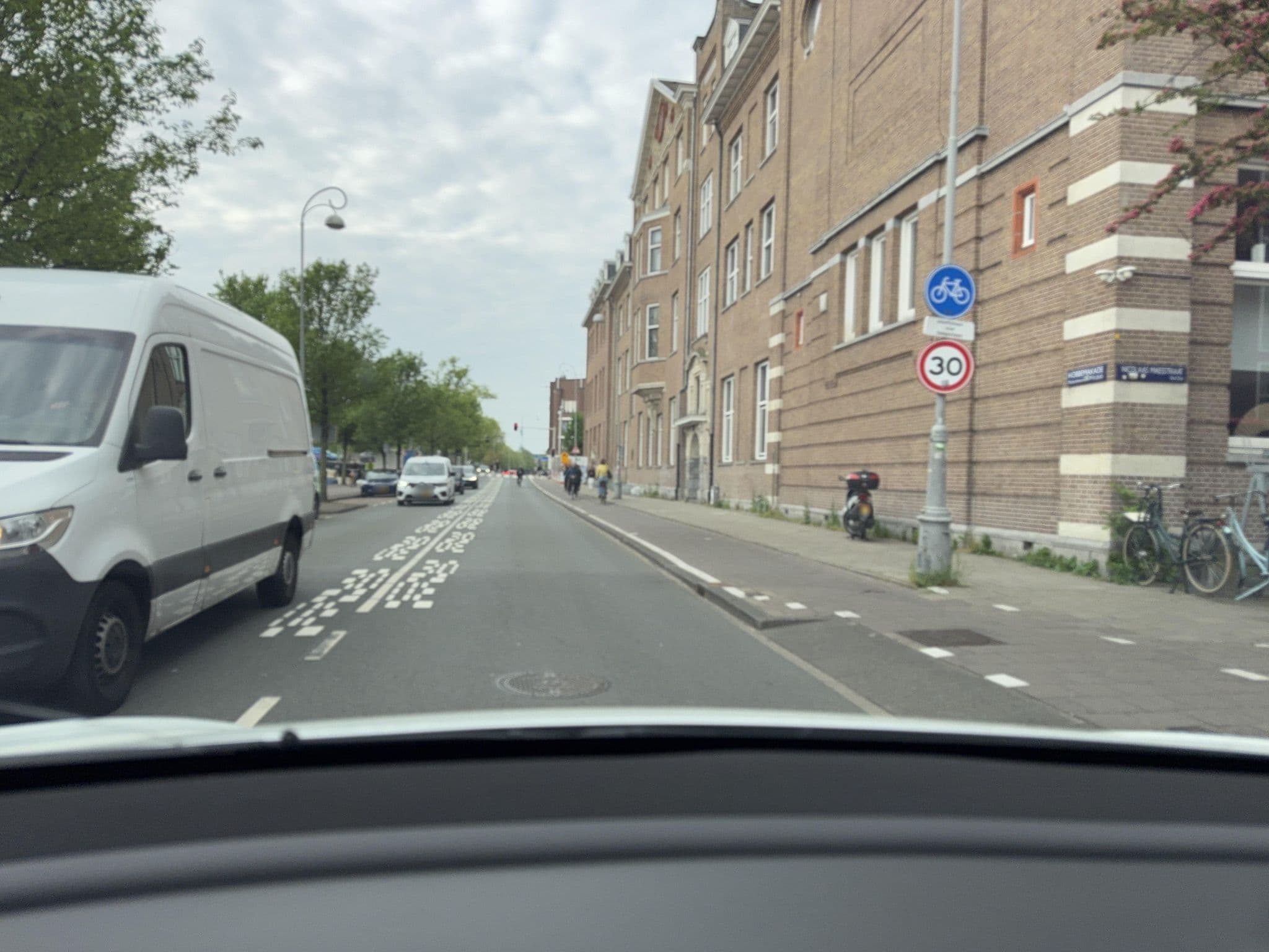 Street view near Old South apartments - Rijksmuseum area, Amsterdam — © ottor (CC BY-SA · Mapillary)