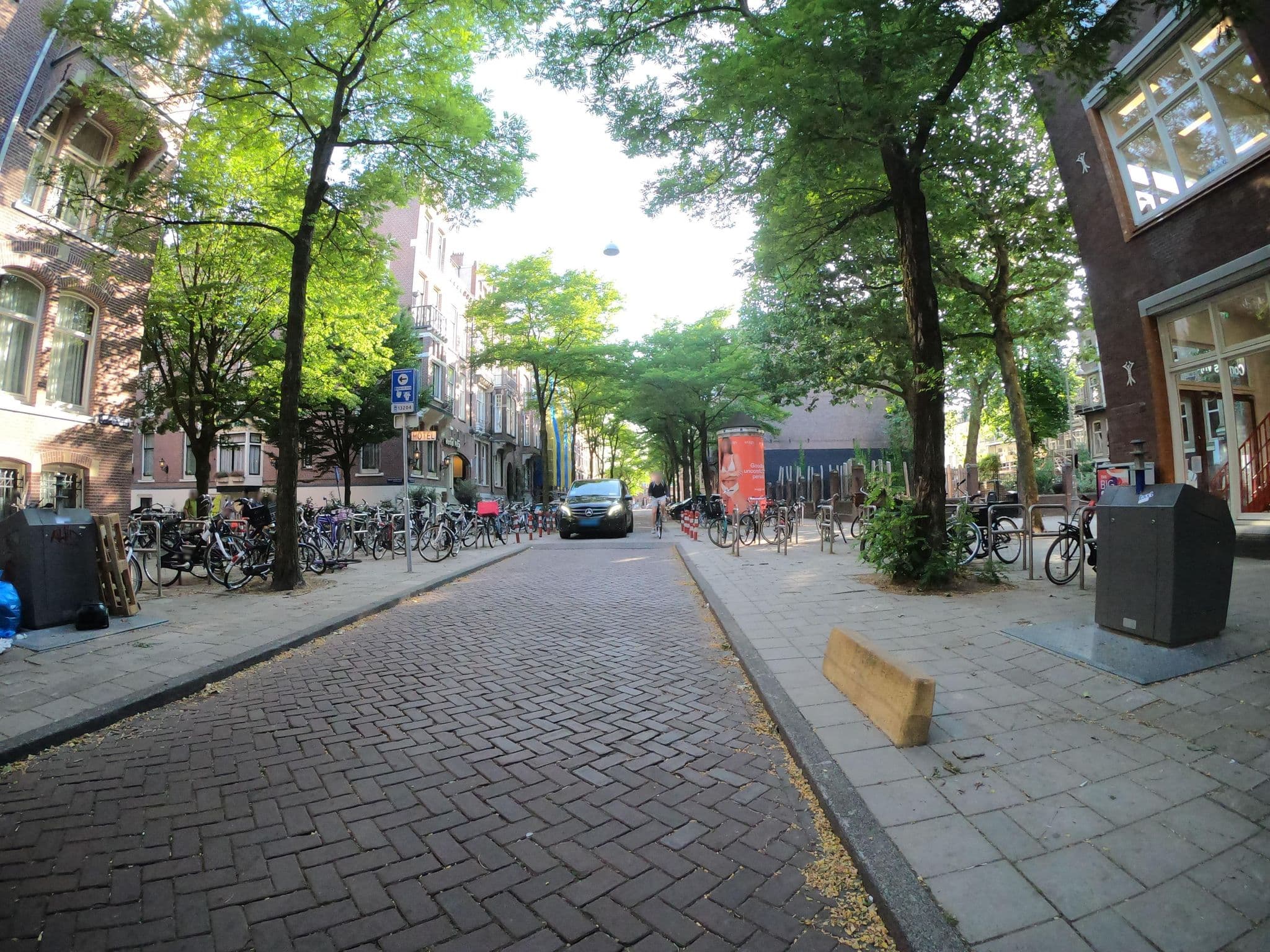 Street view near Acca International, Amsterdam — © richlv (CC BY-SA · Mapillary)