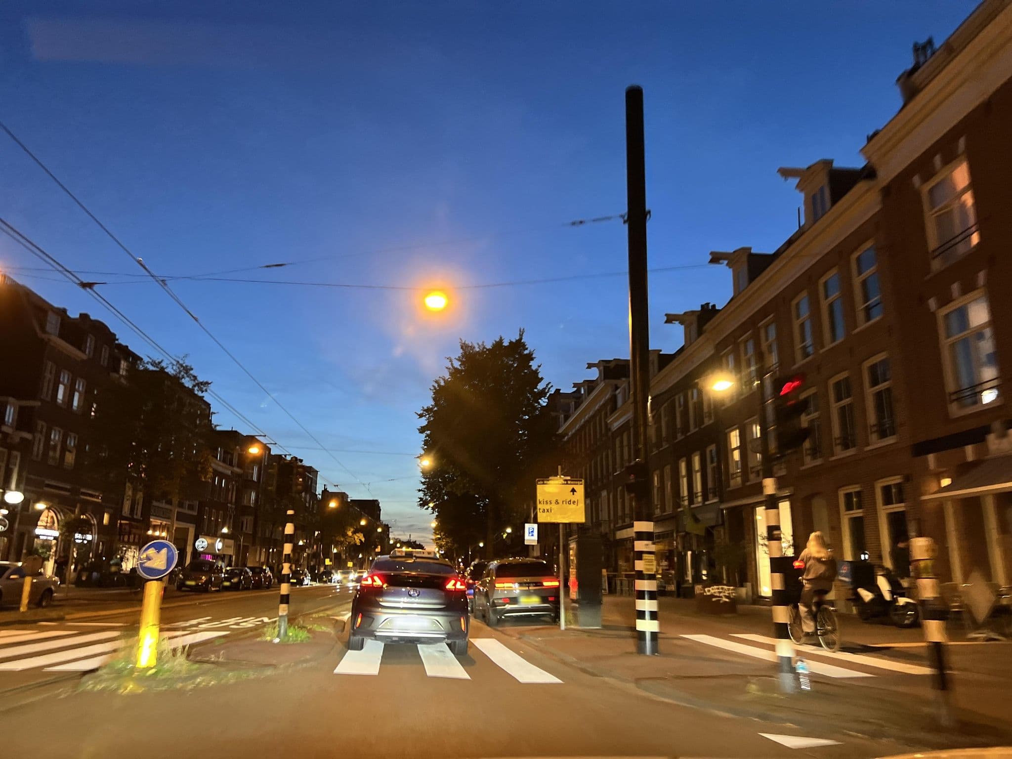 Street view near Vondelpark Bed & Breakfast, Amsterdam — © ottor (CC BY-SA · Mapillary)