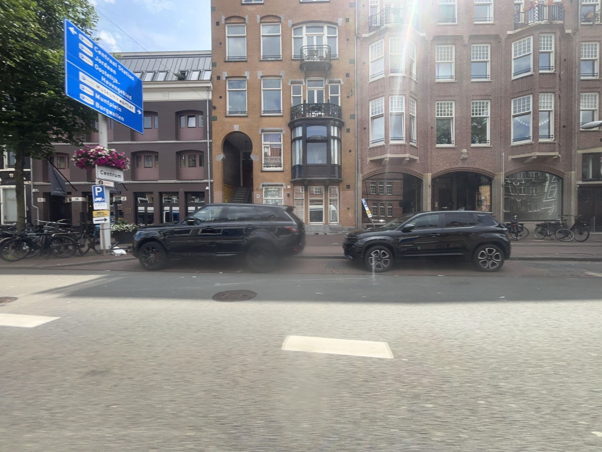 Street view near Hotel van de Vijsel, Amsterdam — © robot8a (CC BY-SA · Mapillary)