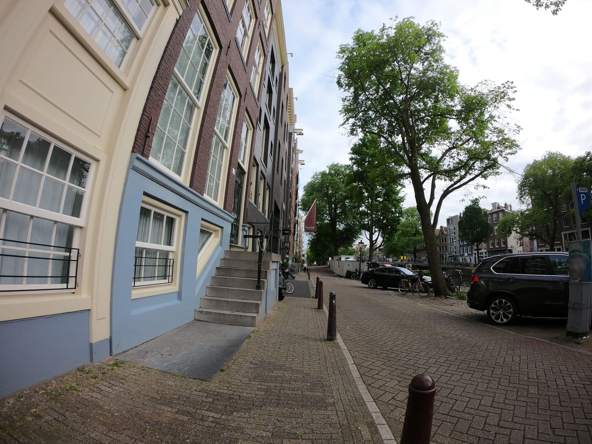 Street view near Flhotel Maatschappij Oud-Amsterdam B.V., Amsterdam — © richlv (CC BY-SA · Mapillary)