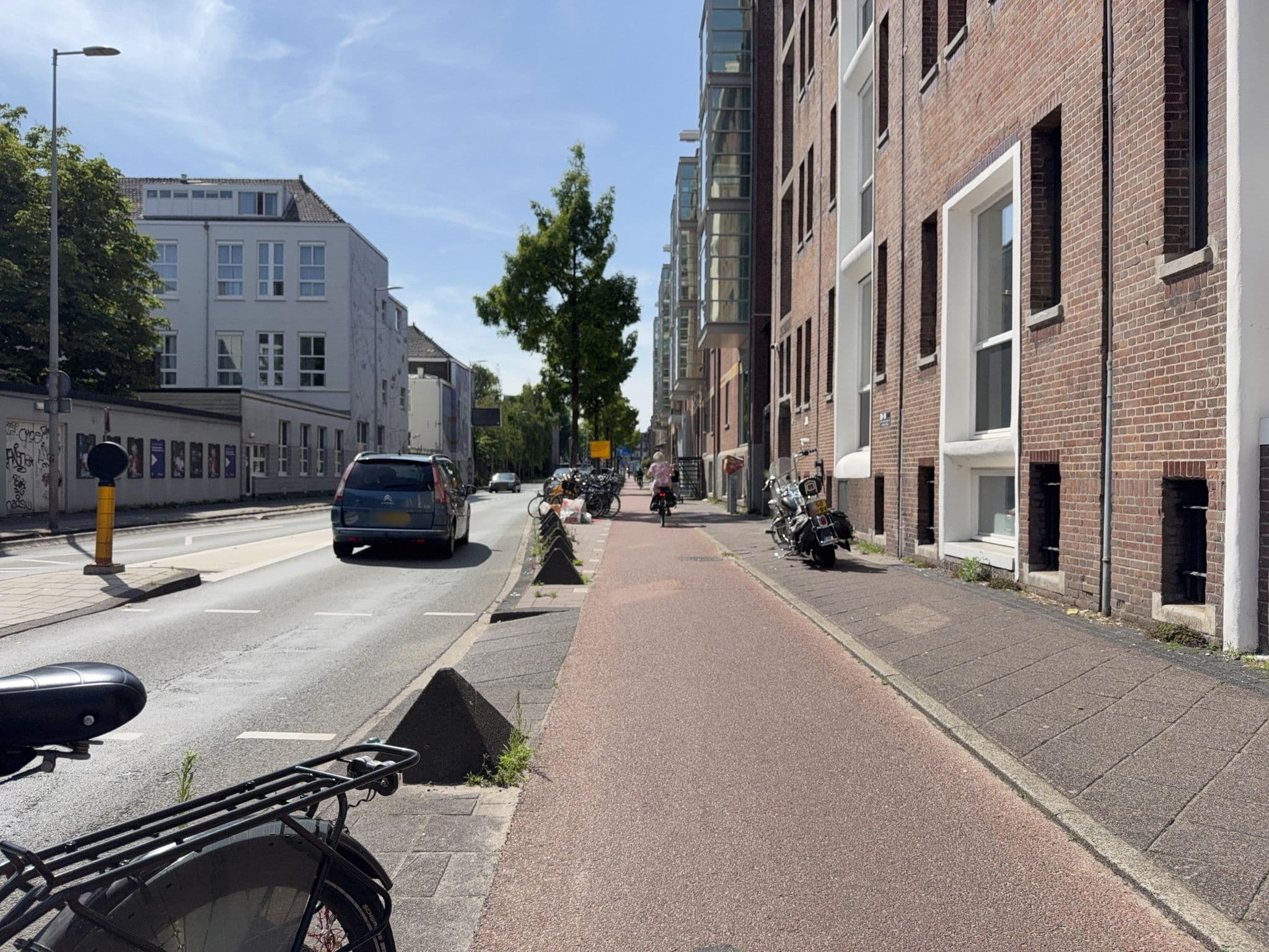 Street view near Houseboat Bed & Breakfast - A281, Amsterdam — © ottor (CC BY-SA · Mapillary)