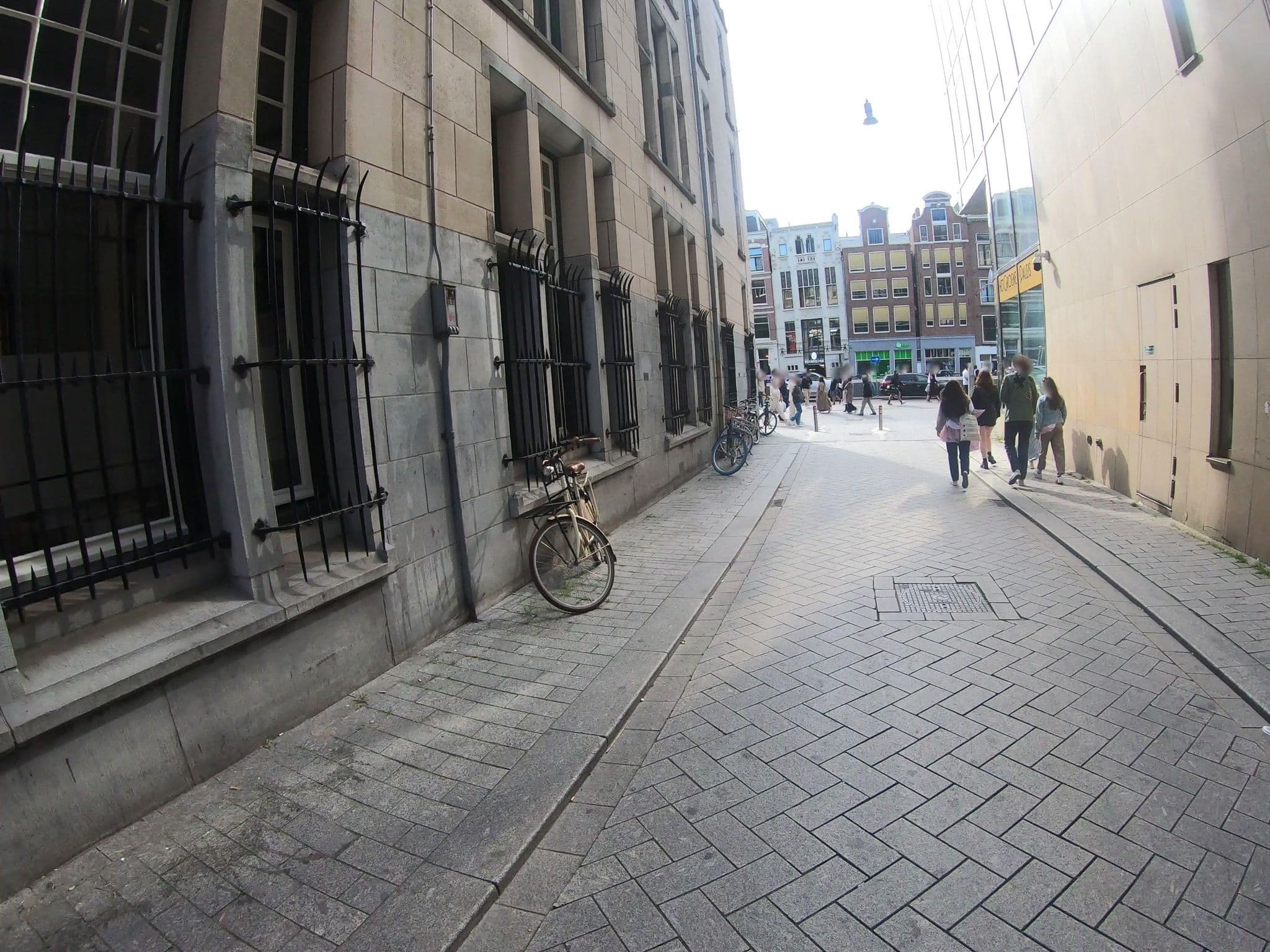 Street view near Mister Highland Hotel, Amsterdam — © algirdasc (CC BY-SA · Mapillary)