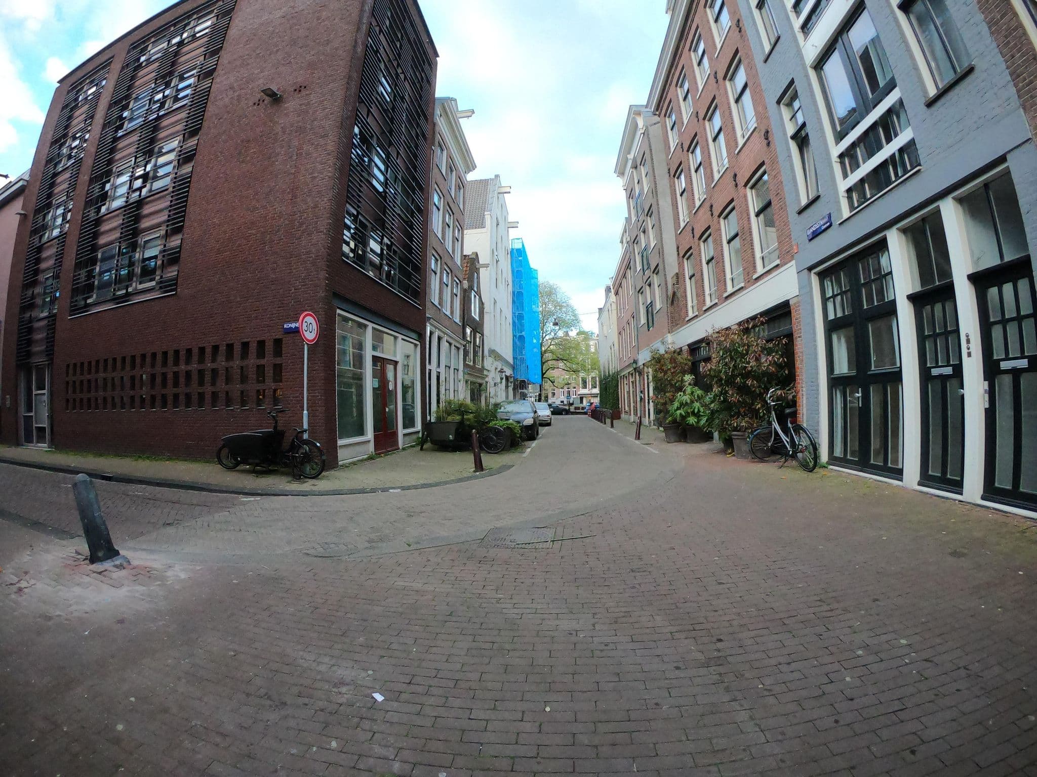 Street view near Ams Suites, Amsterdam — © richlv (CC BY-SA · Mapillary)