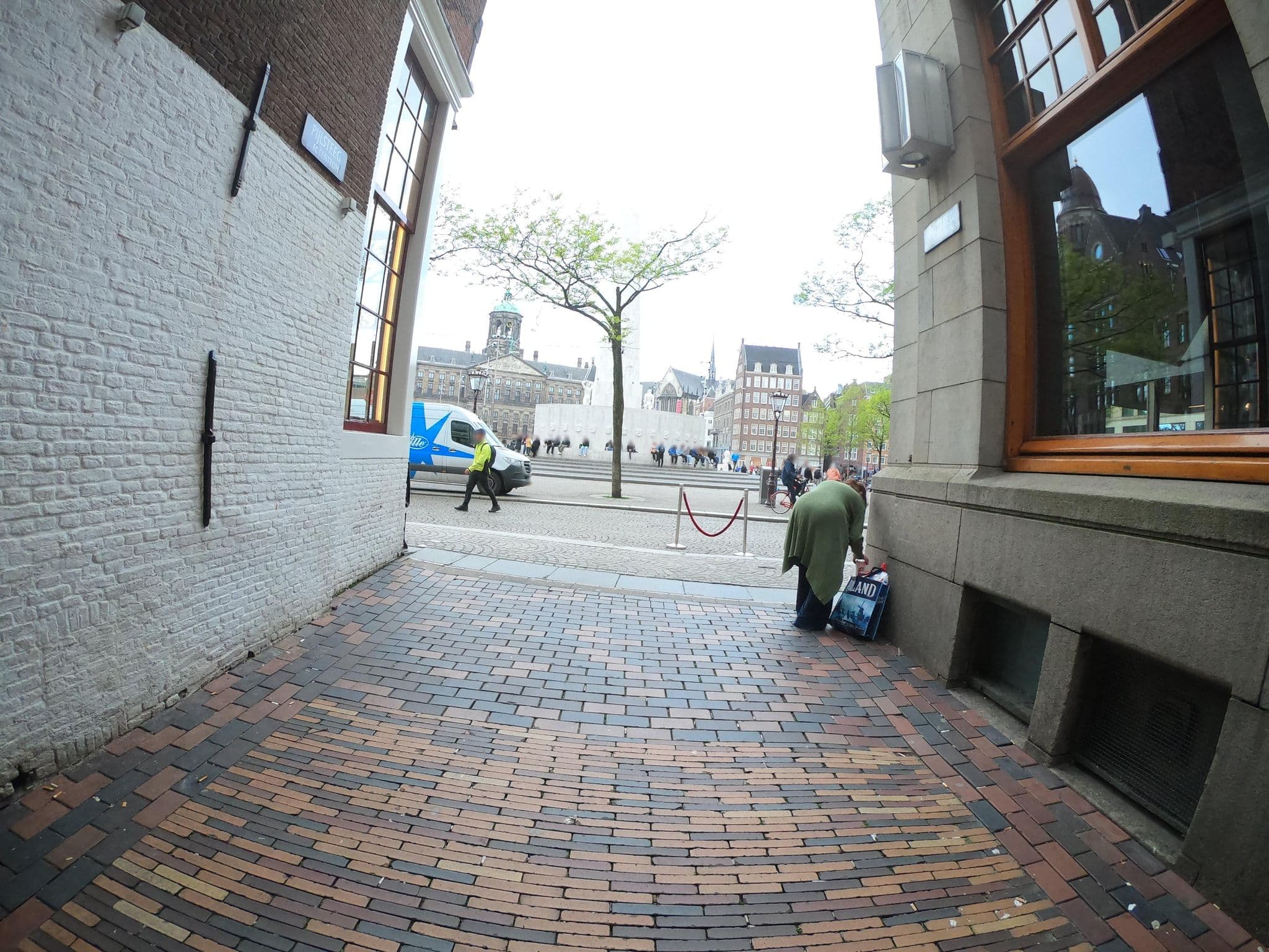 Street view near Q Hotel, Amsterdam — © richlv (CC BY-SA · Mapillary)