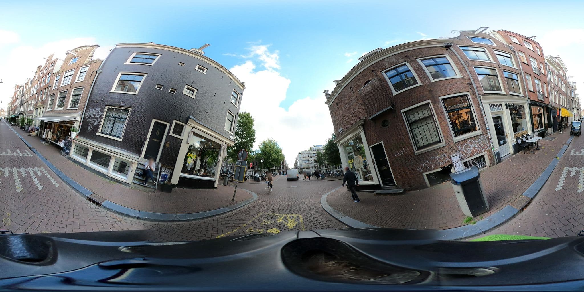 Street view near Blakes, Amsterdam — © meixuedong (CC BY-SA · Mapillary)