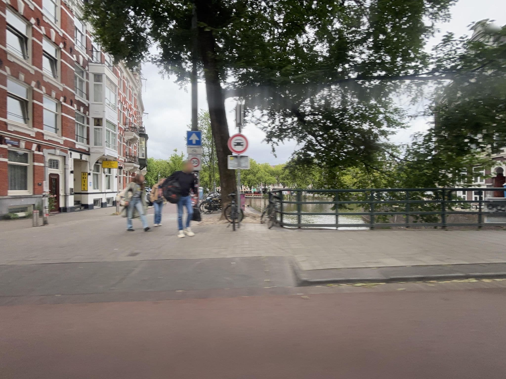 Street view near Tulipa Bed & Breakfast, Amsterdam — © robot8a (CC BY-SA · Mapillary)