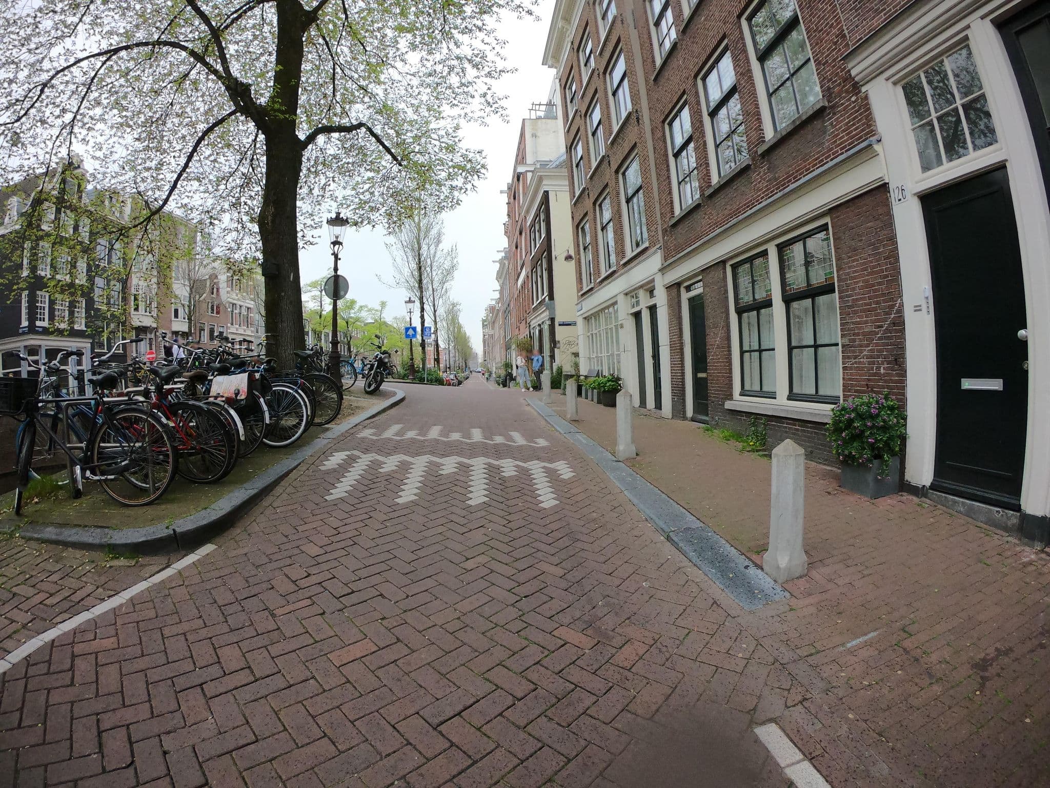 Street view near Amsterdam's Treasure Apartment, Amsterdam — © richlv (CC BY-SA · Mapillary)