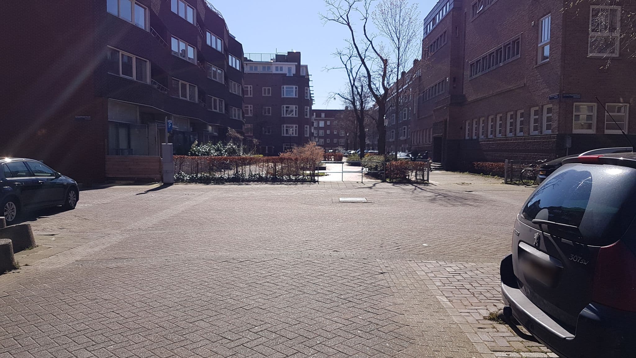 Street view near Retty's Guesthouse G H, Amsterdam — © ainali (CC BY-SA · Mapillary)
