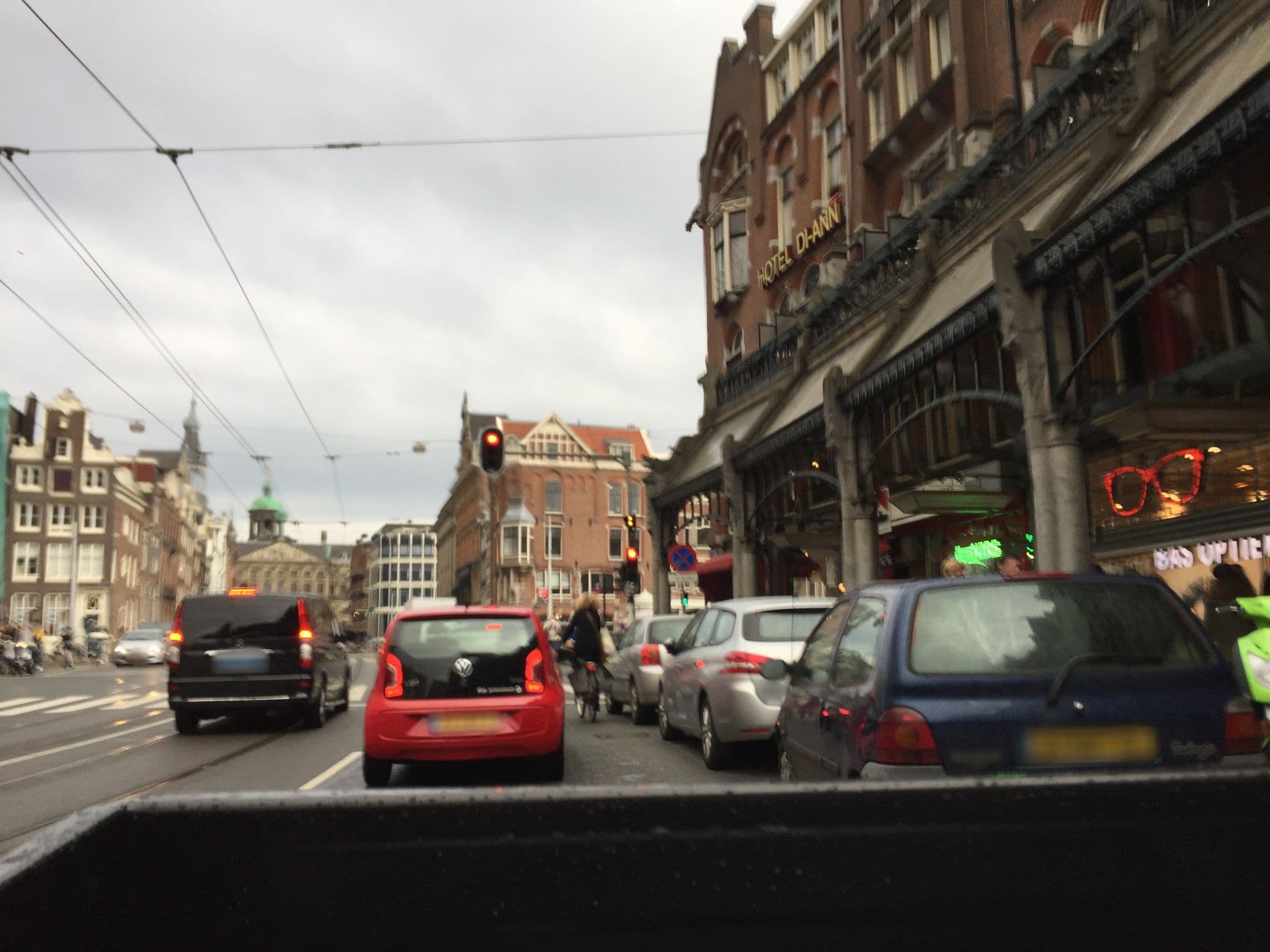Street view near Hotel DiAnn, Amsterdam — © job_ (CC BY-SA · Mapillary)